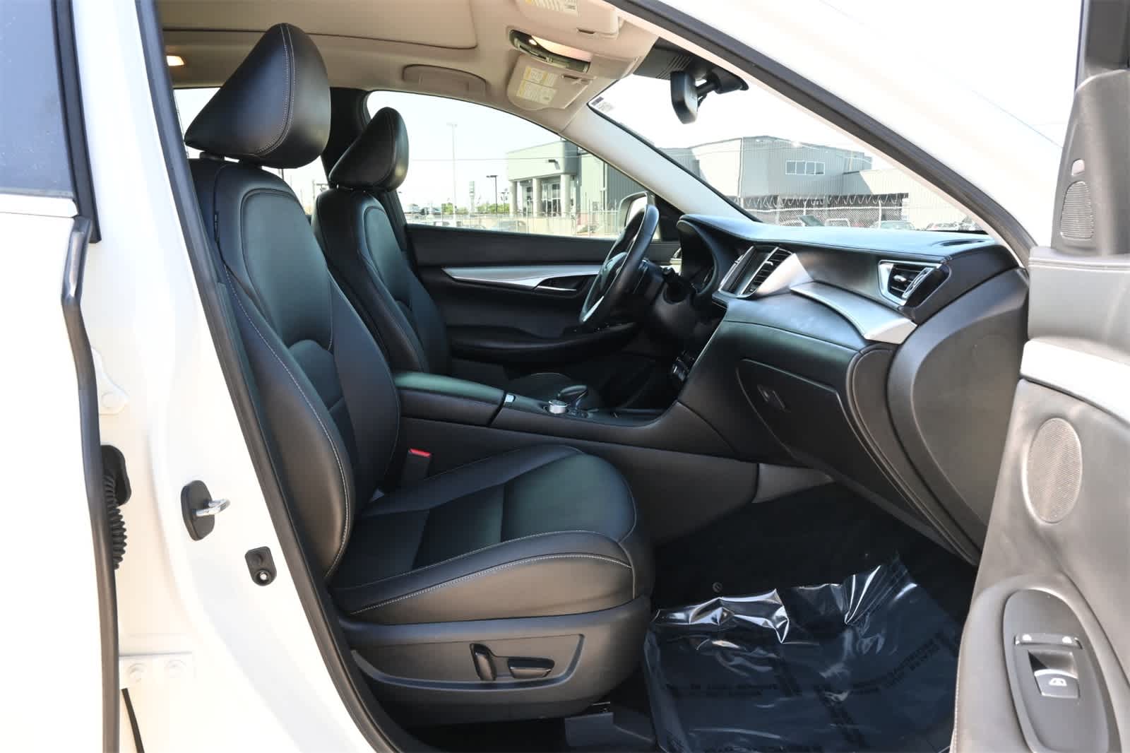 Thumbnail: 2020 INFINITI QX50 - 24