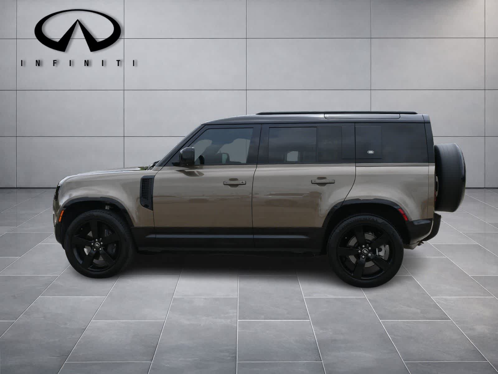 Thumbnail: 2024 Land Rover Defender - 4