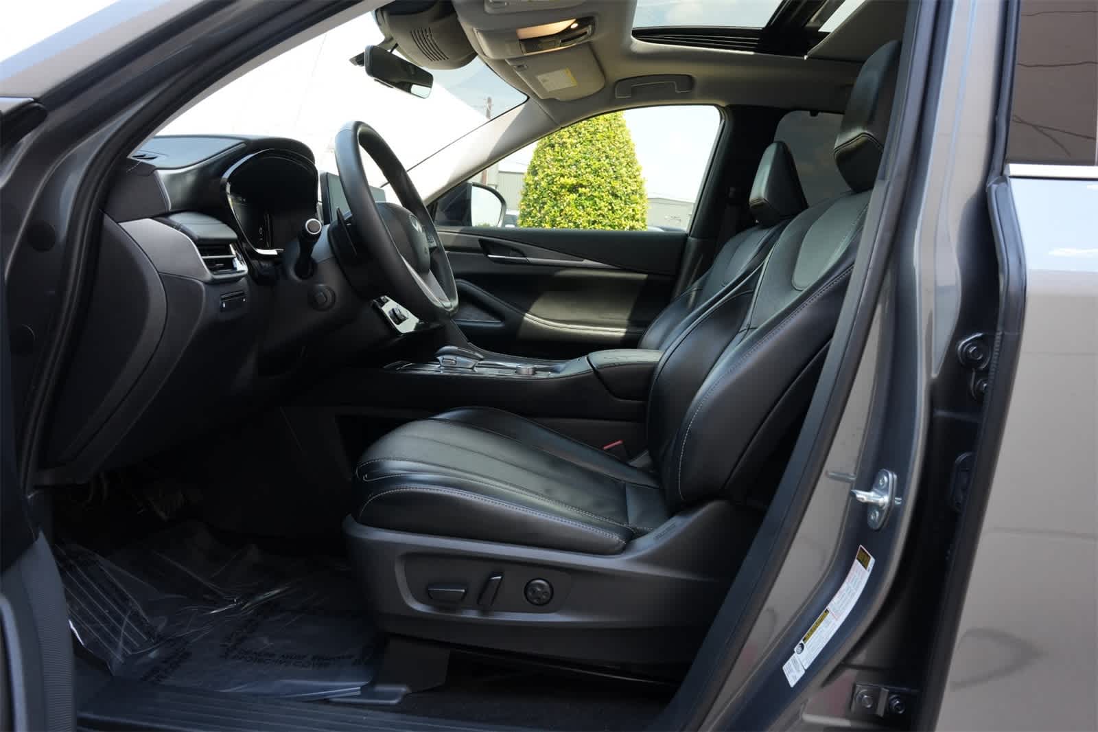 Thumbnail: 2023 INFINITI QX60 - 17