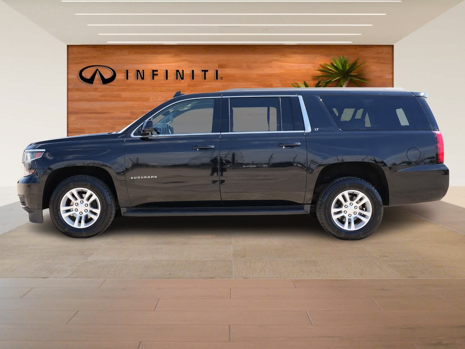 Thumbnail: 2019 Chevrolet Suburban - 4