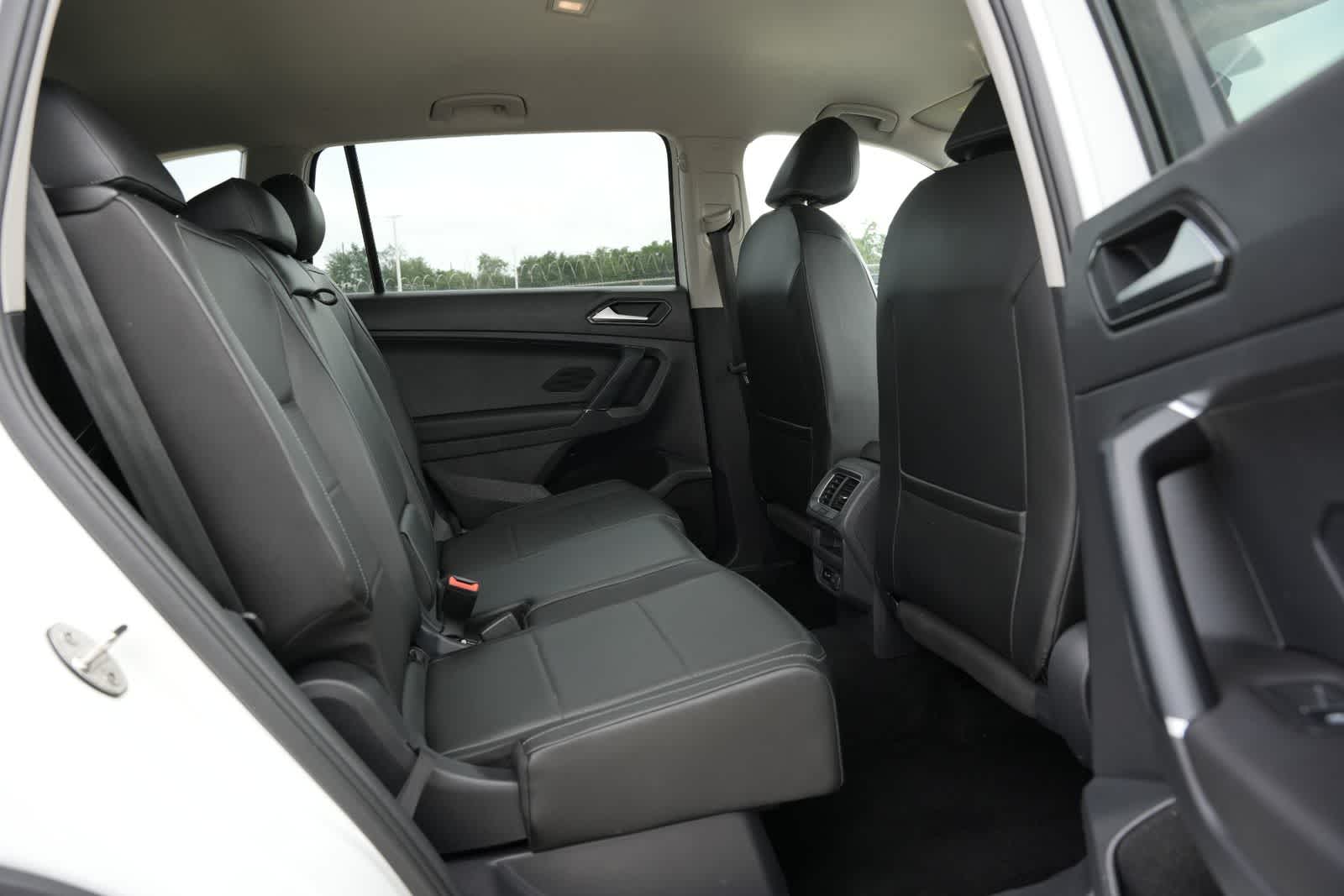 Thumbnail: 2018 Volkswagen Tiguan - 21