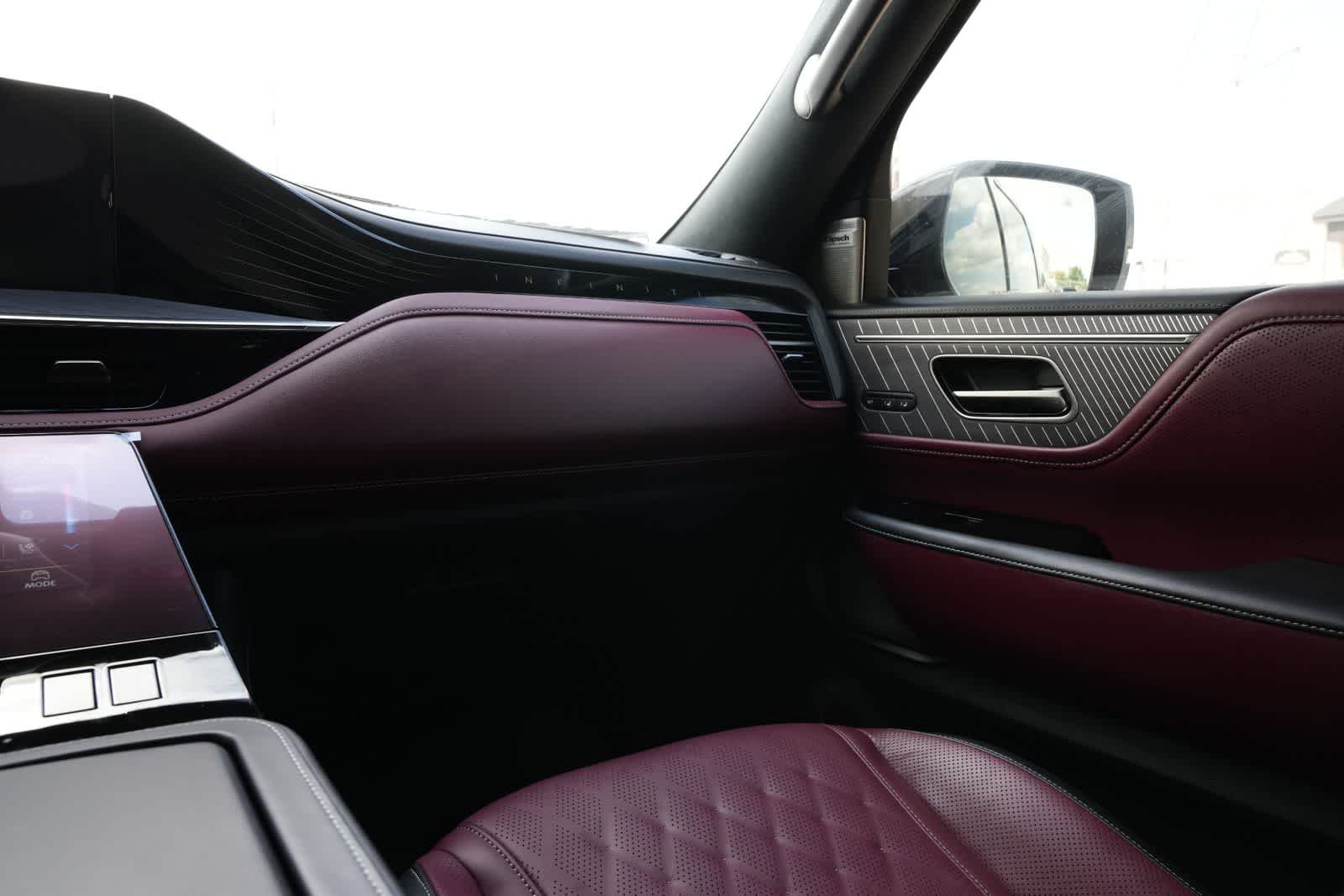 Thumbnail: 2026 INFINITI QX80 - 8