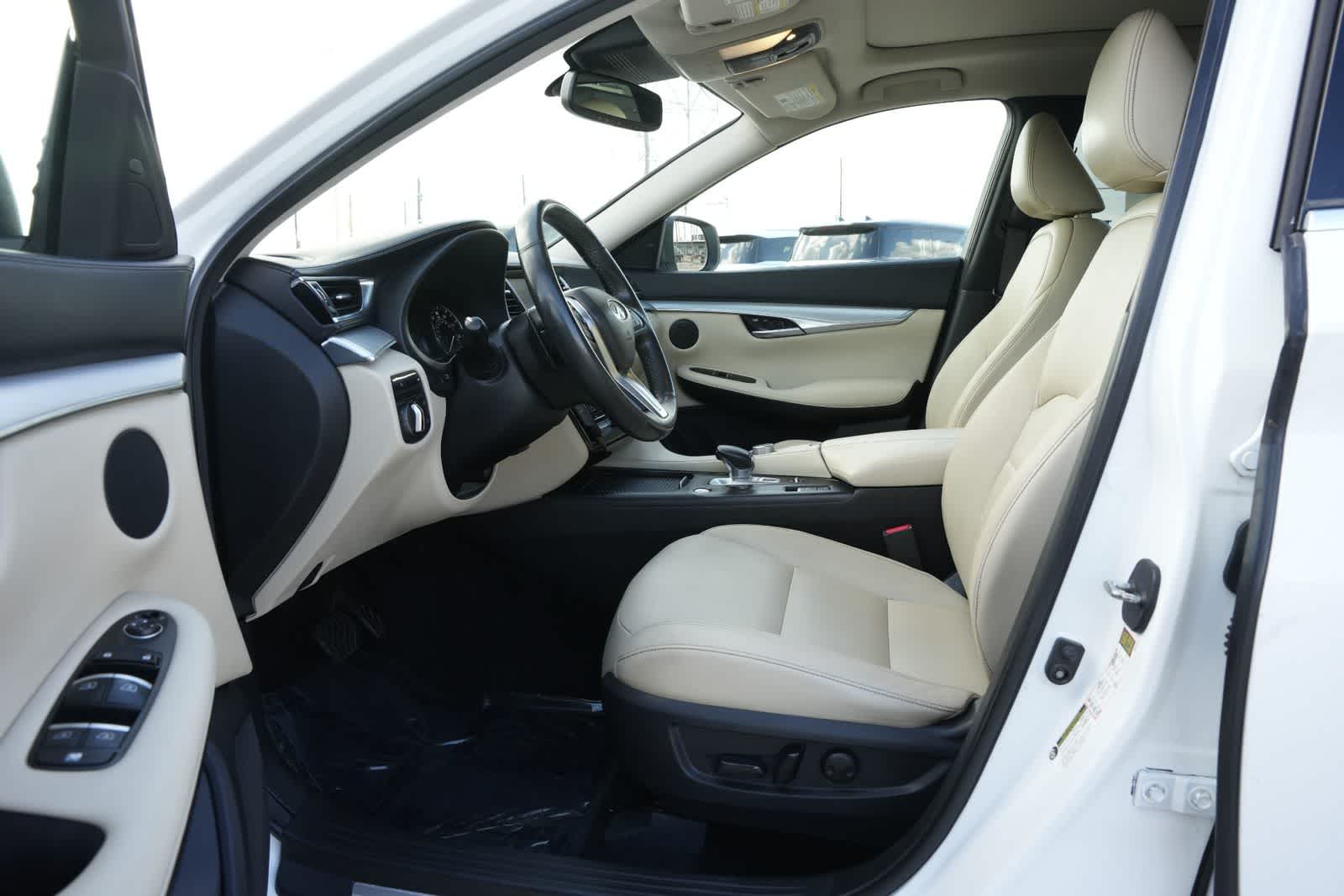 Thumbnail: 2020 INFINITI QX50 - 16