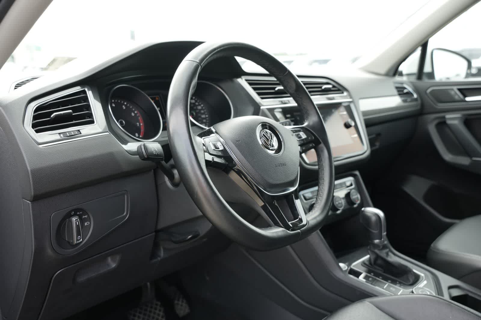 Thumbnail: 2018 Volkswagen Tiguan - 16