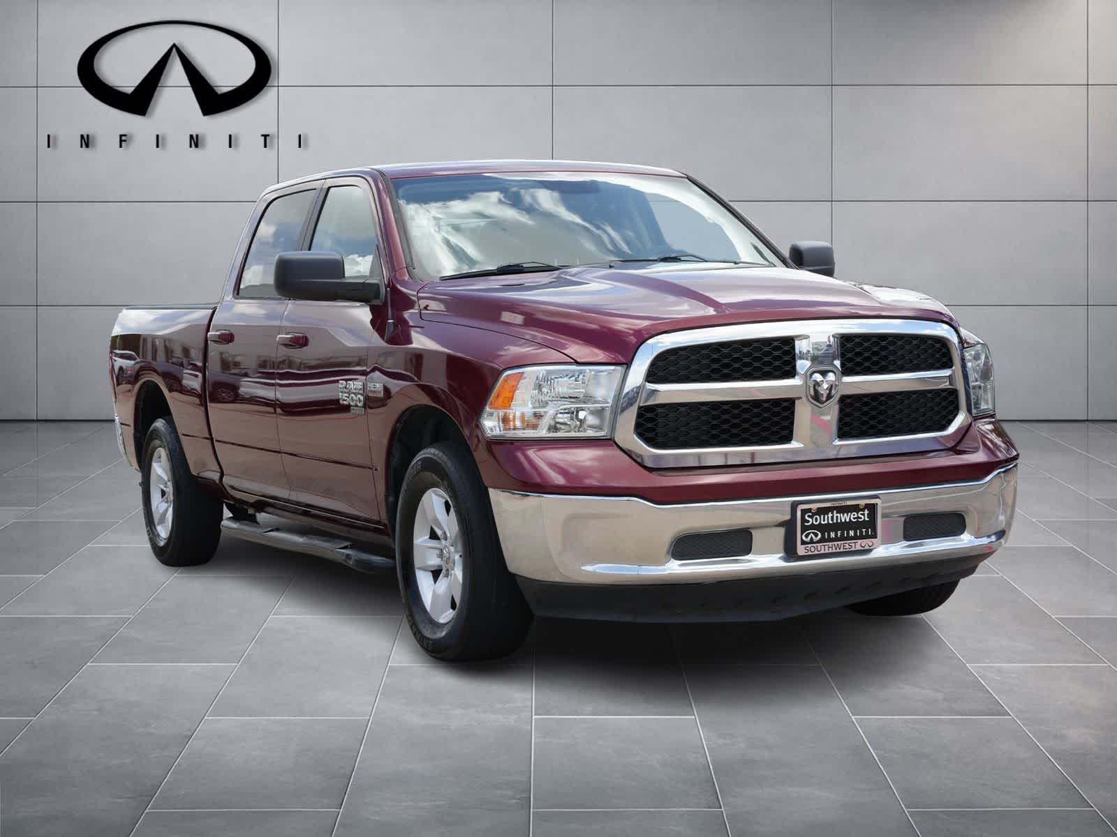 Thumbnail: 2019 RAM 1500 Classic - 3