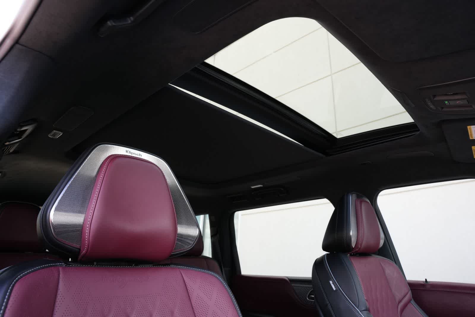 Thumbnail: 2026 INFINITI QX80 - 25