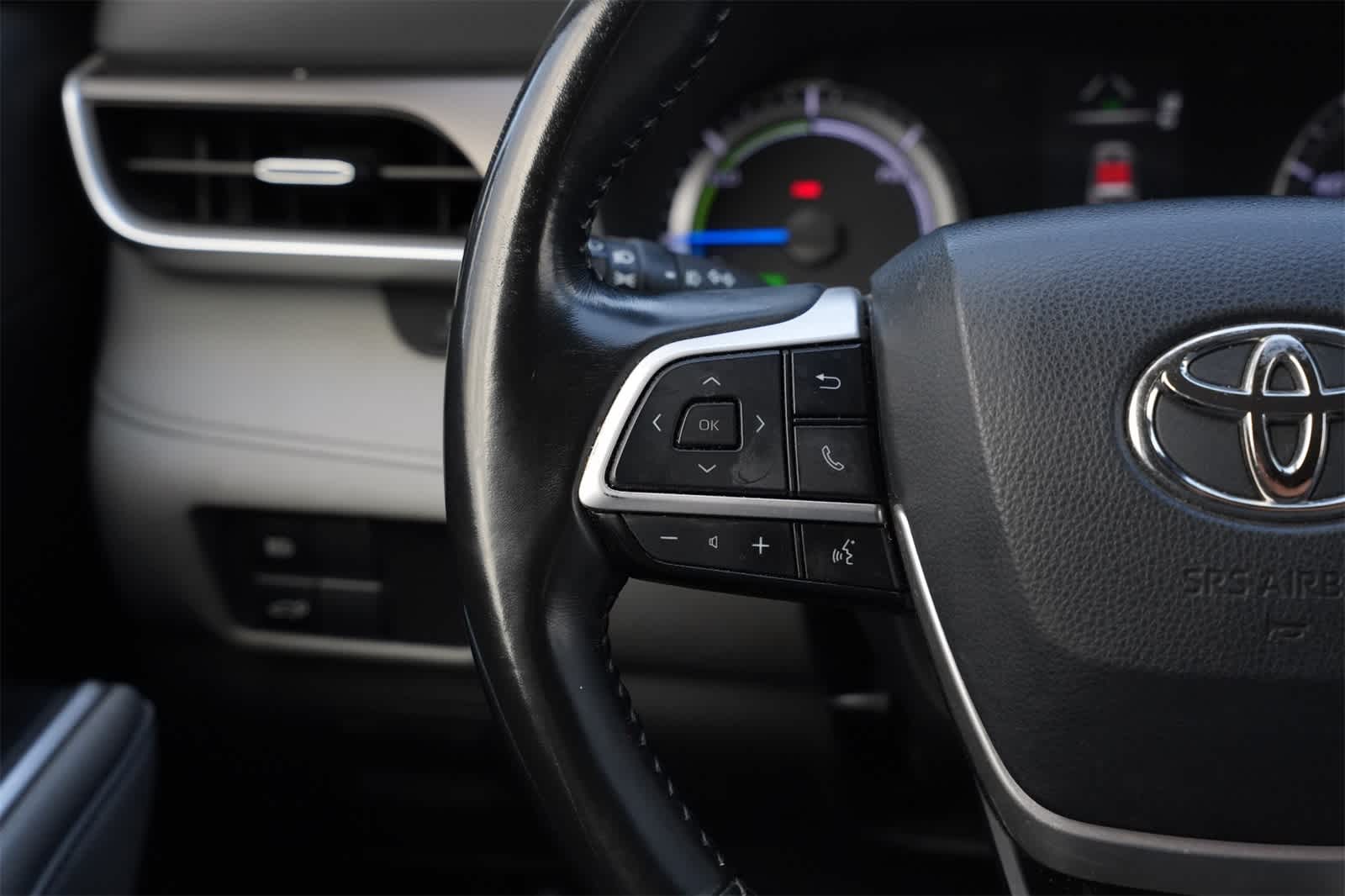 Thumbnail: 2022 Toyota Highlander - 11