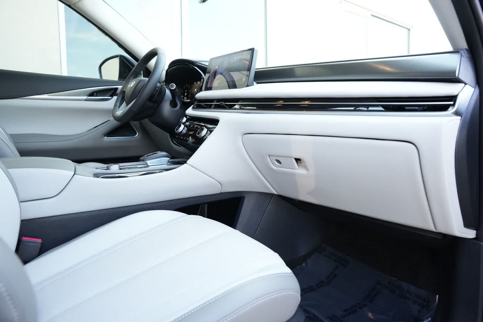 Thumbnail: 2026 INFINITI QX60 - 22