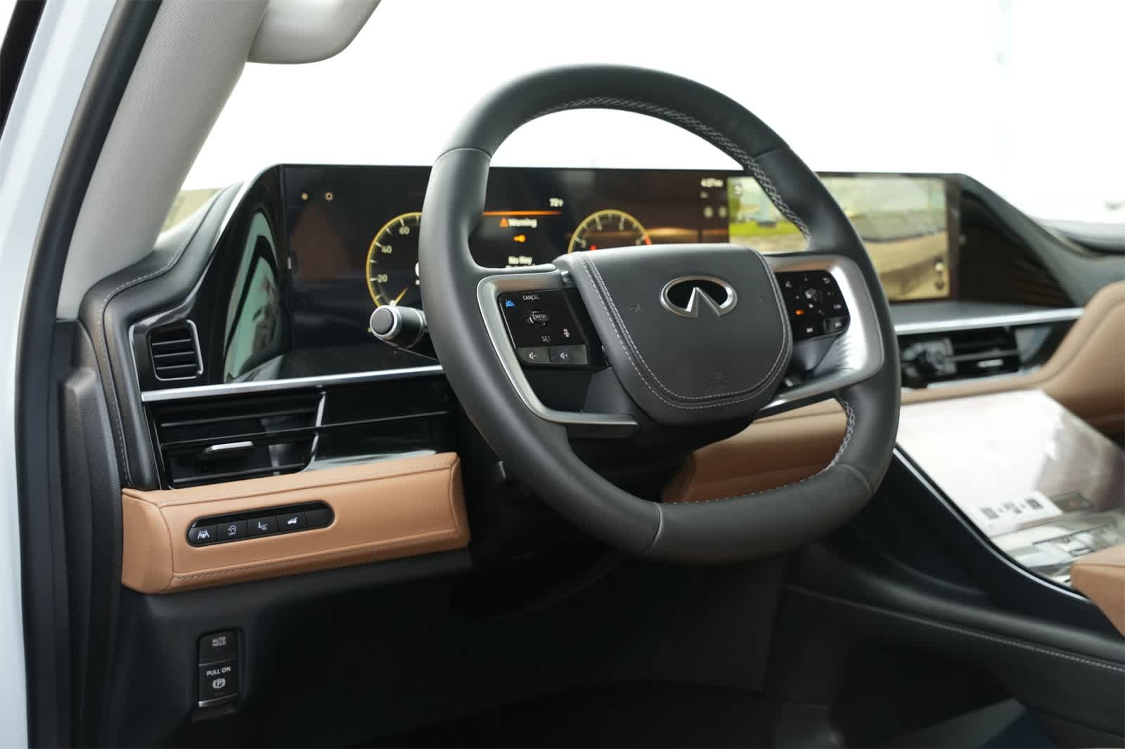 Thumbnail: 2025 INFINITI QX80 - 16