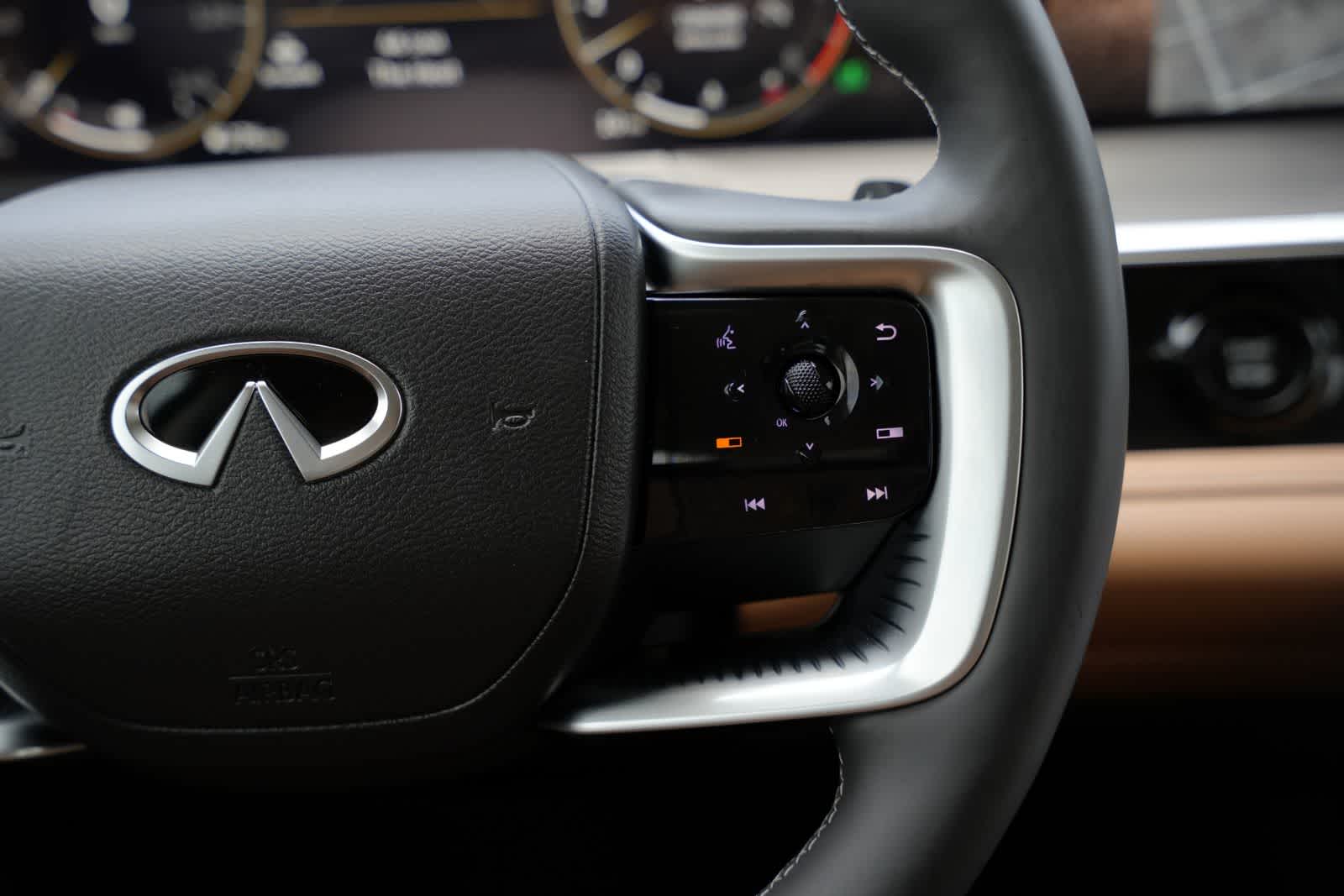 Thumbnail: 2026 INFINITI QX80 - 11