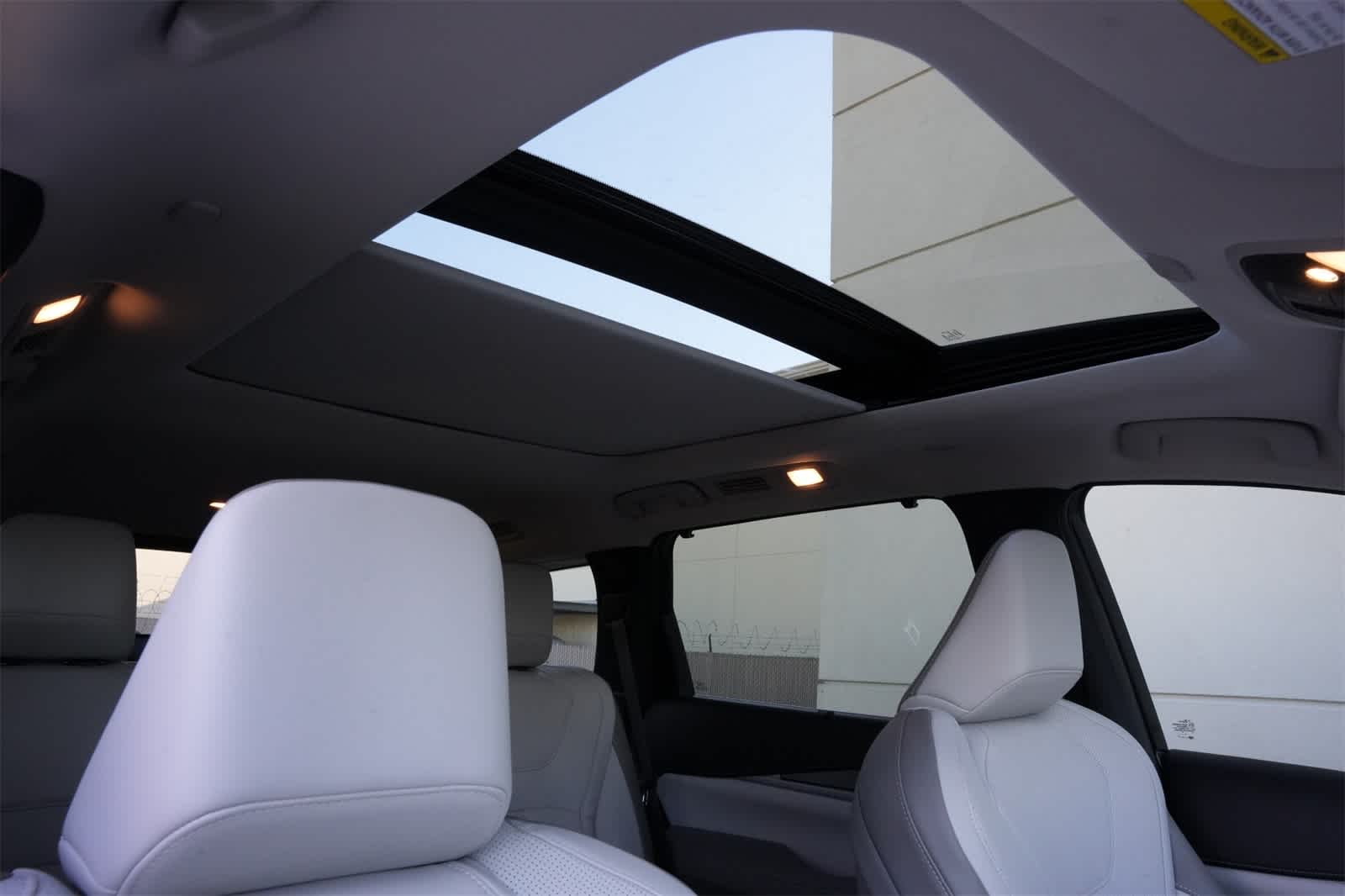 Thumbnail: 2026 INFINITI QX60 - 24