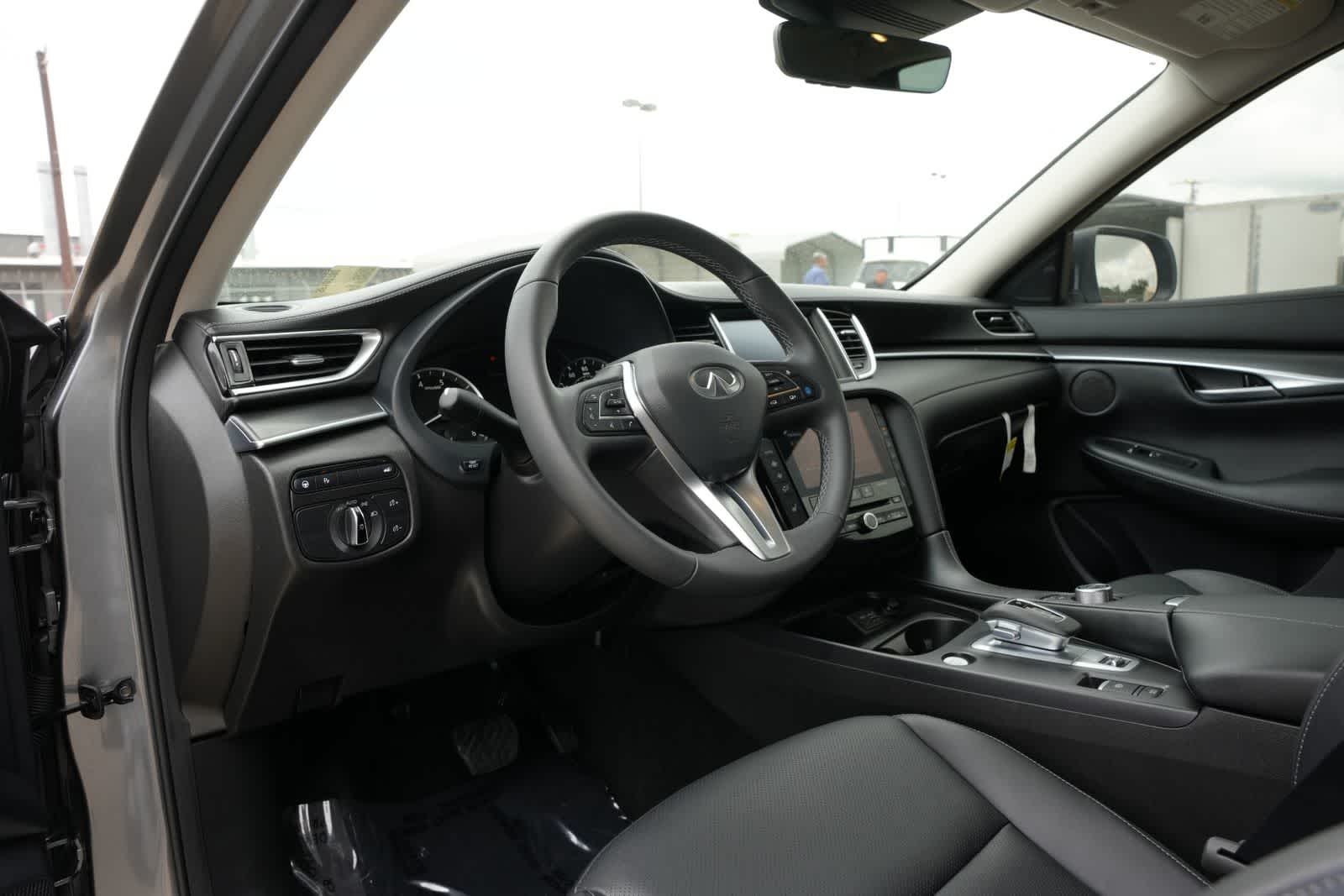 Thumbnail: 2025 INFINITI QX50 - 15