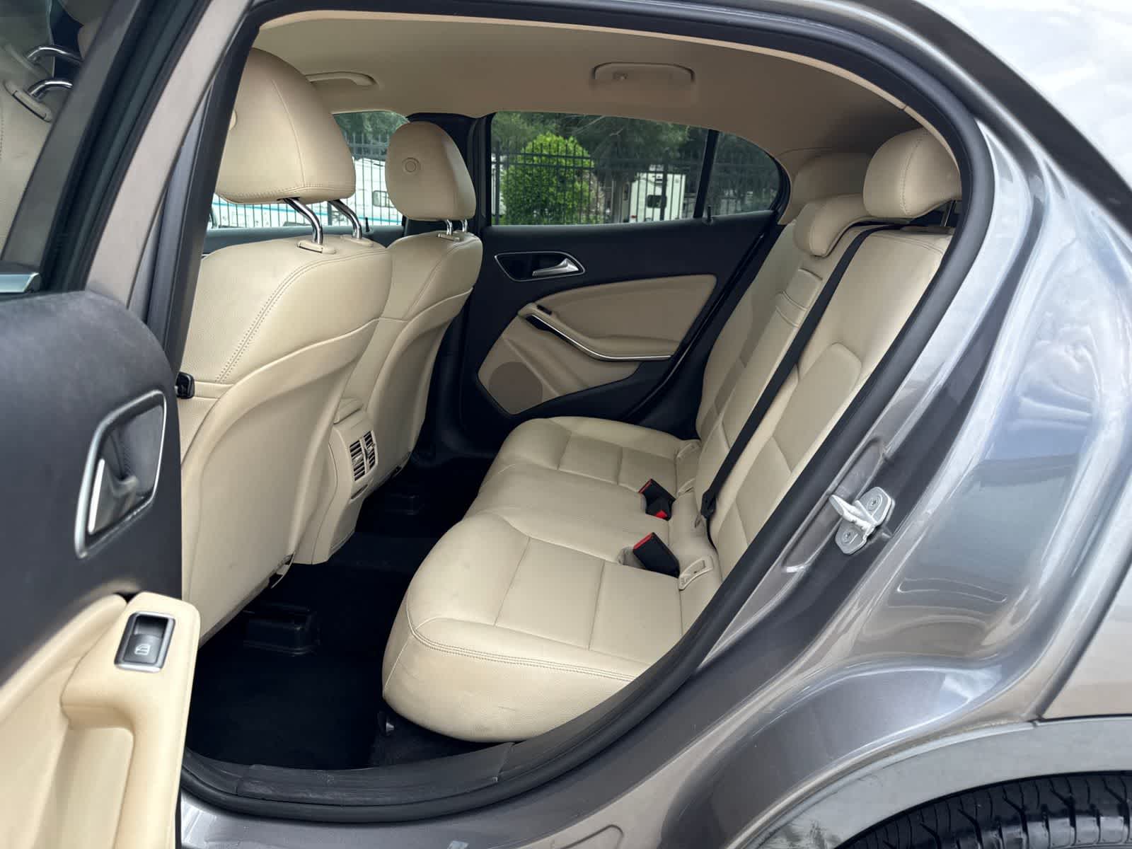 Thumbnail: 2015 Mercedes-Benz GLA - 18