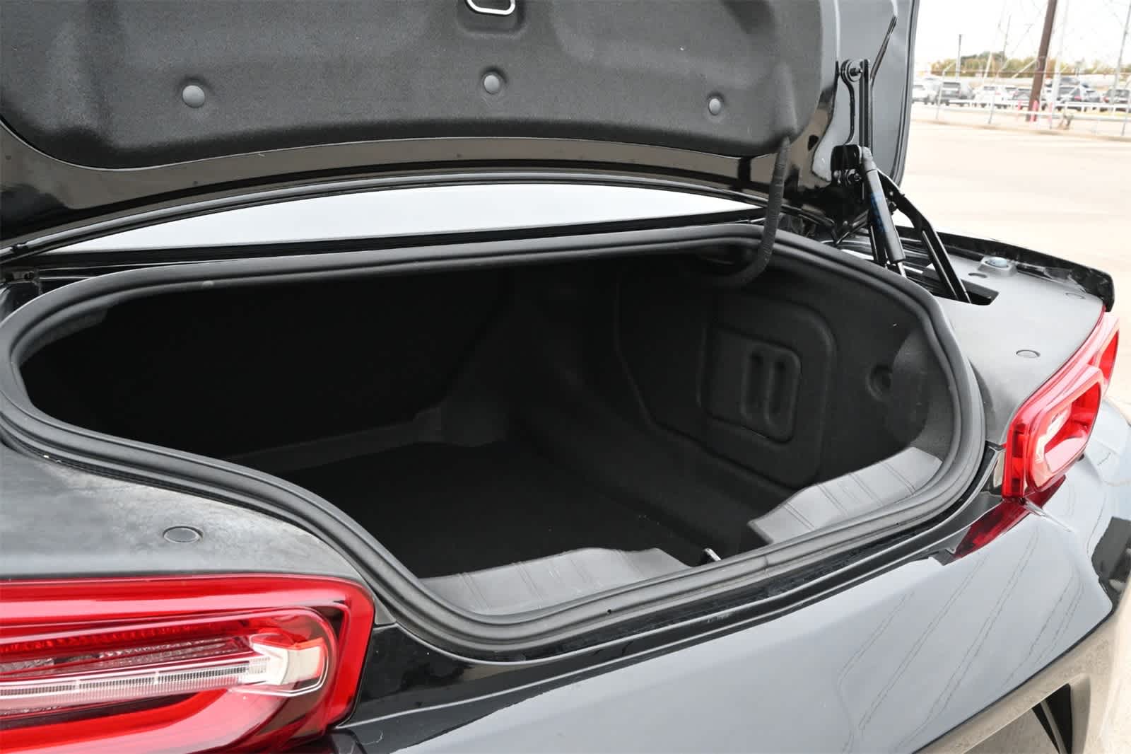 Thumbnail: 2022 Chevrolet Camaro - 25