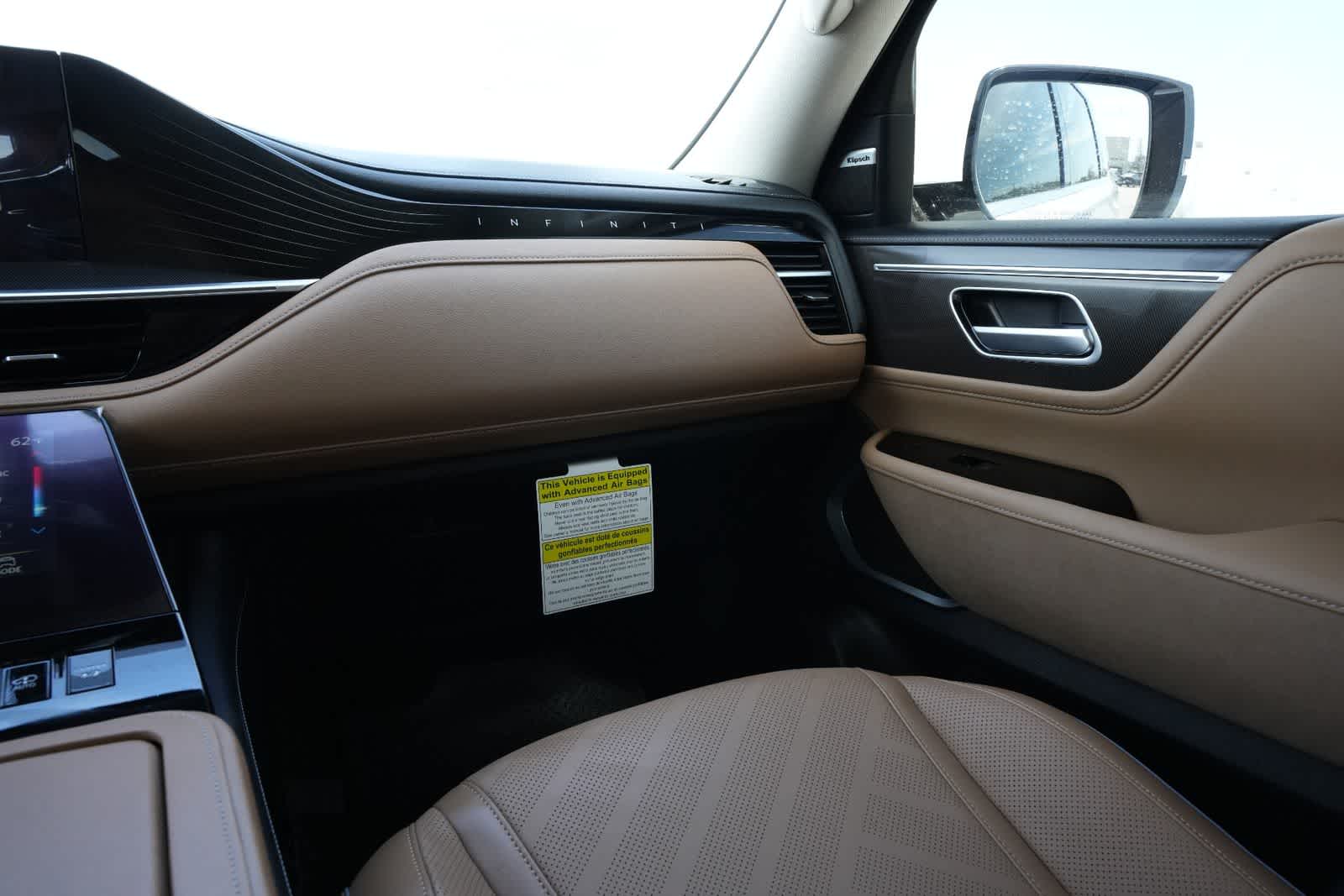 Thumbnail: 2026 INFINITI QX80 - 8