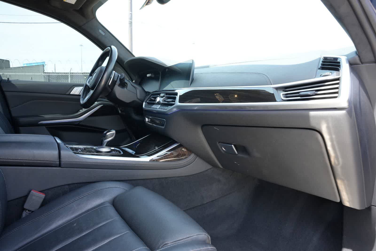 Thumbnail: 2021 BMW X7 - 21