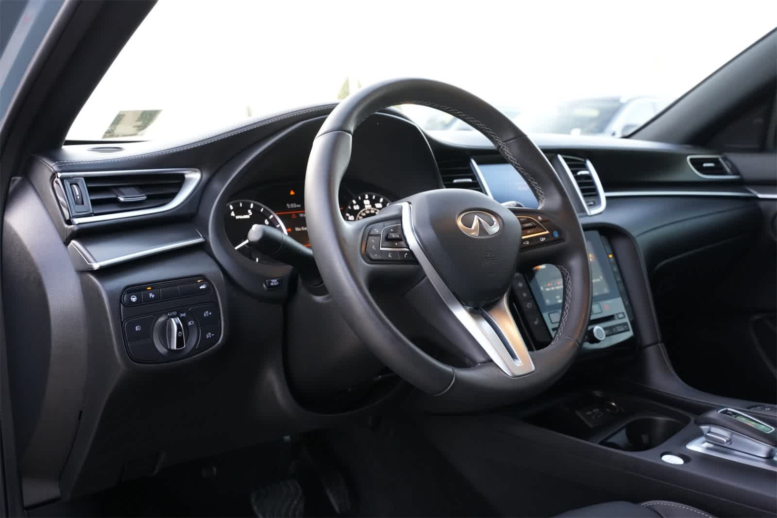 Thumbnail: 2025 INFINITI QX55 - 16