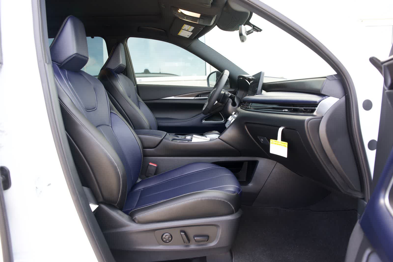 Thumbnail: 2026 INFINITI QX60 - 24