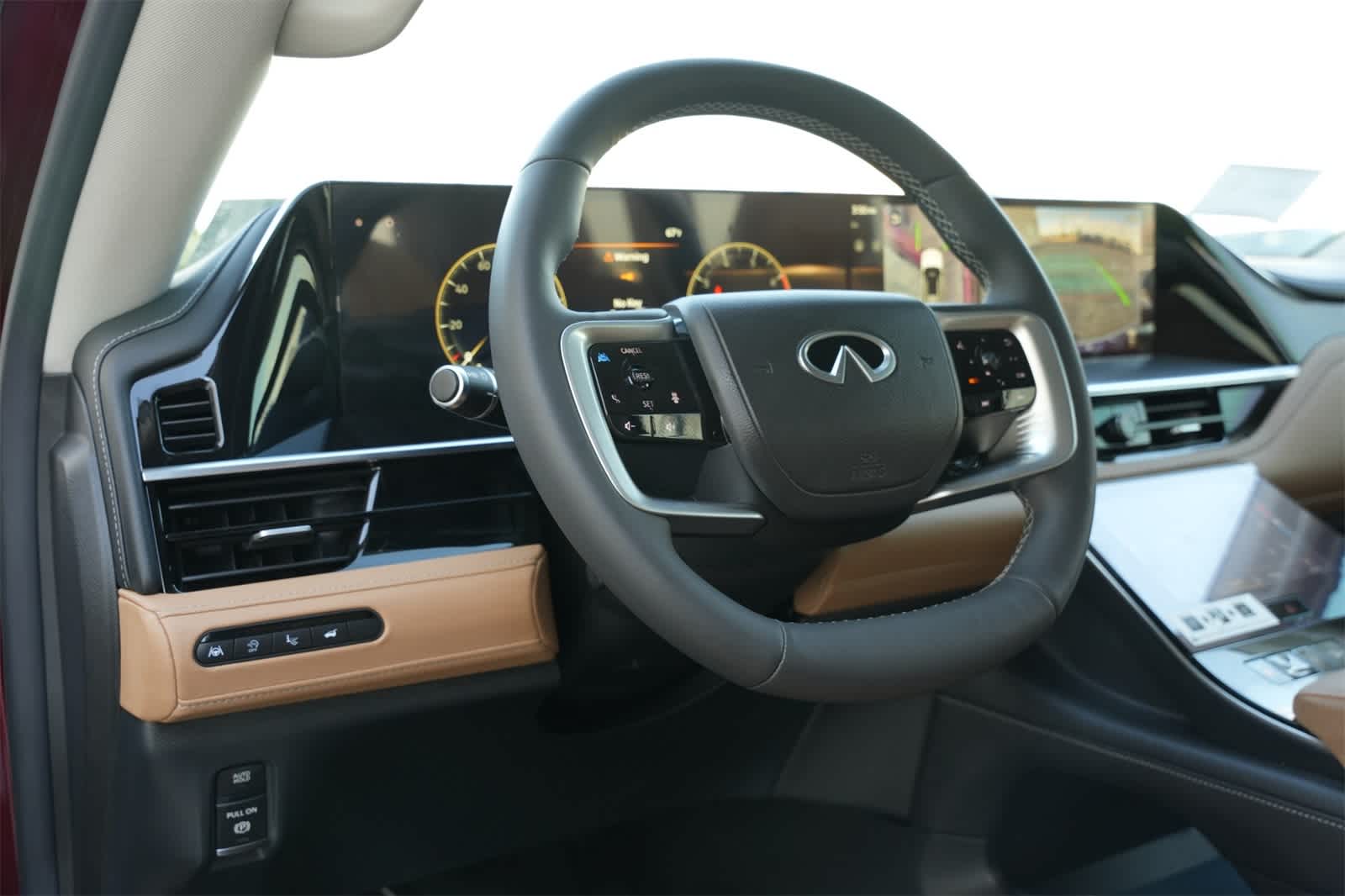 Thumbnail: 2025 INFINITI QX80 - 16