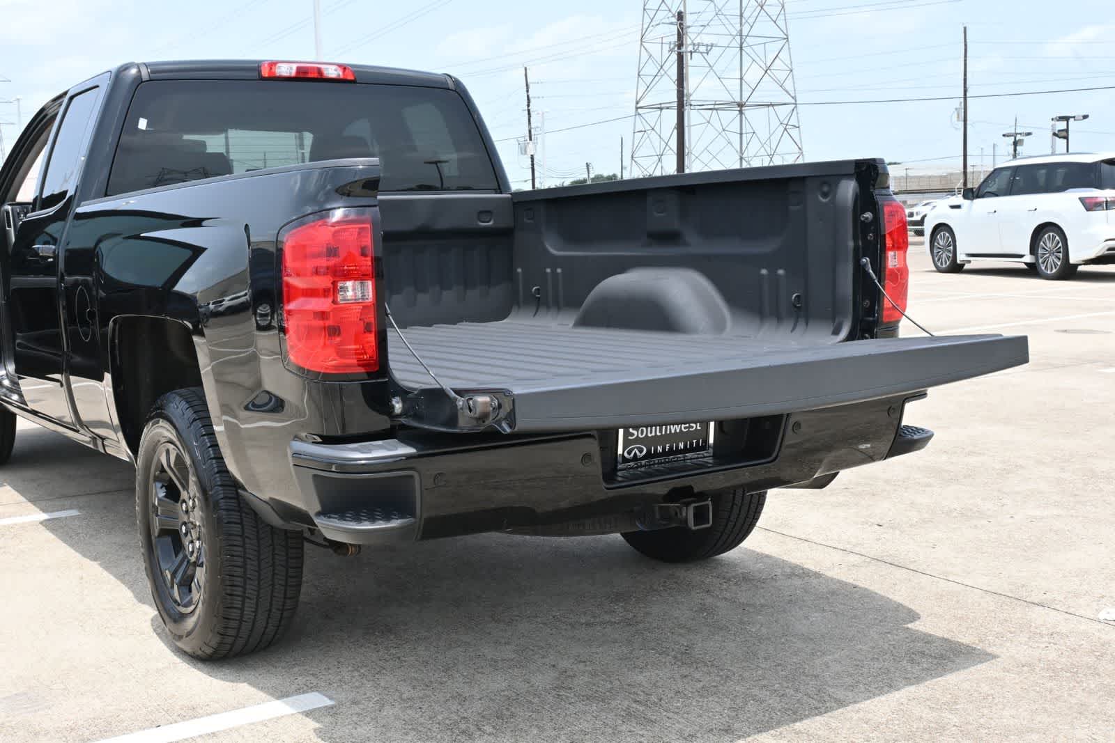 Thumbnail: 2019 Chevrolet Silverado 1500 - 23