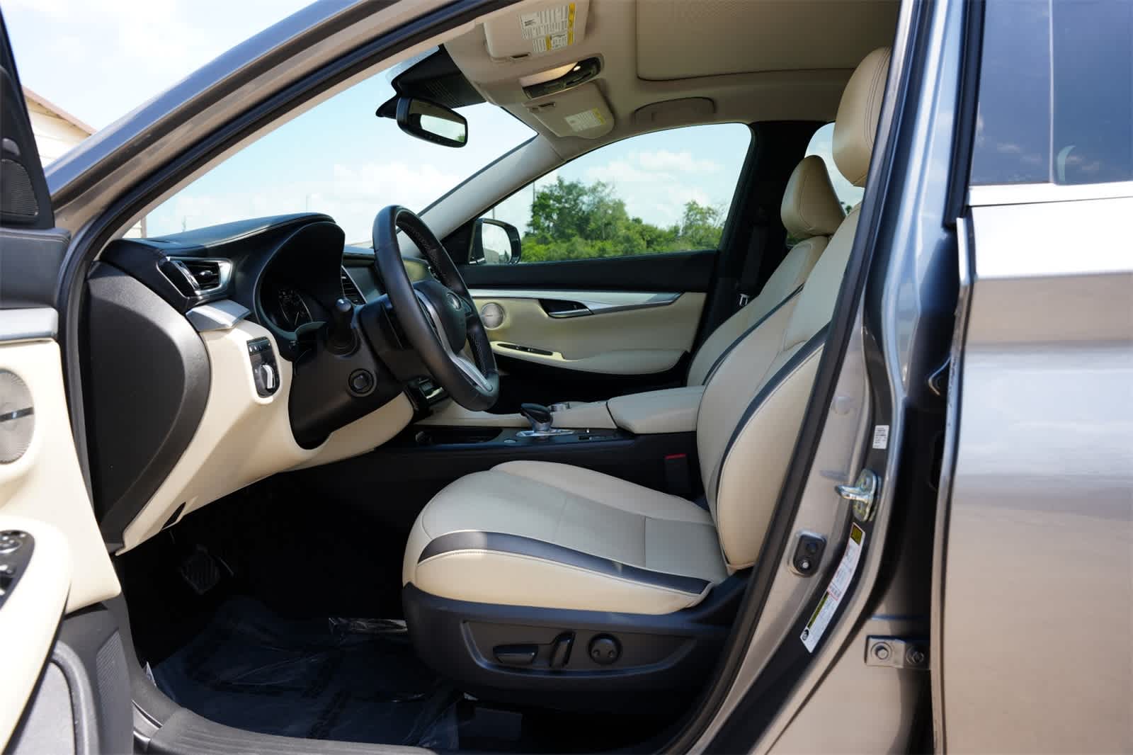 2021 INFINITI QX50 Sensory 17