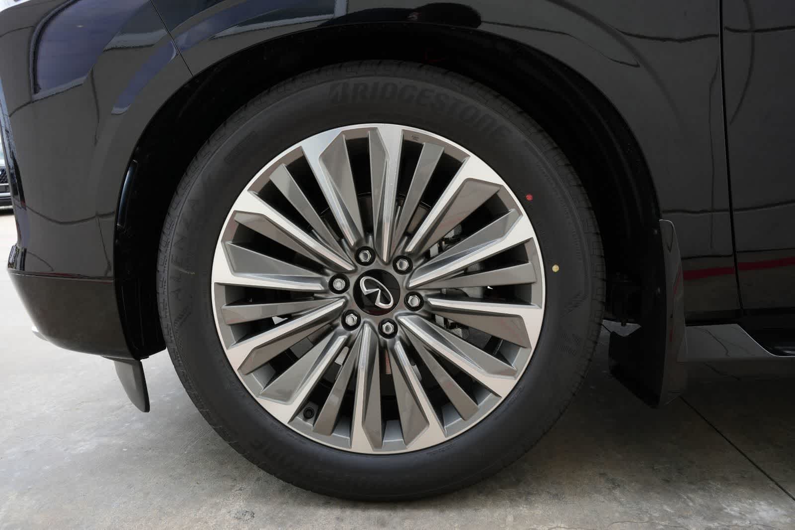 Thumbnail: 2026 INFINITI QX80 - 26