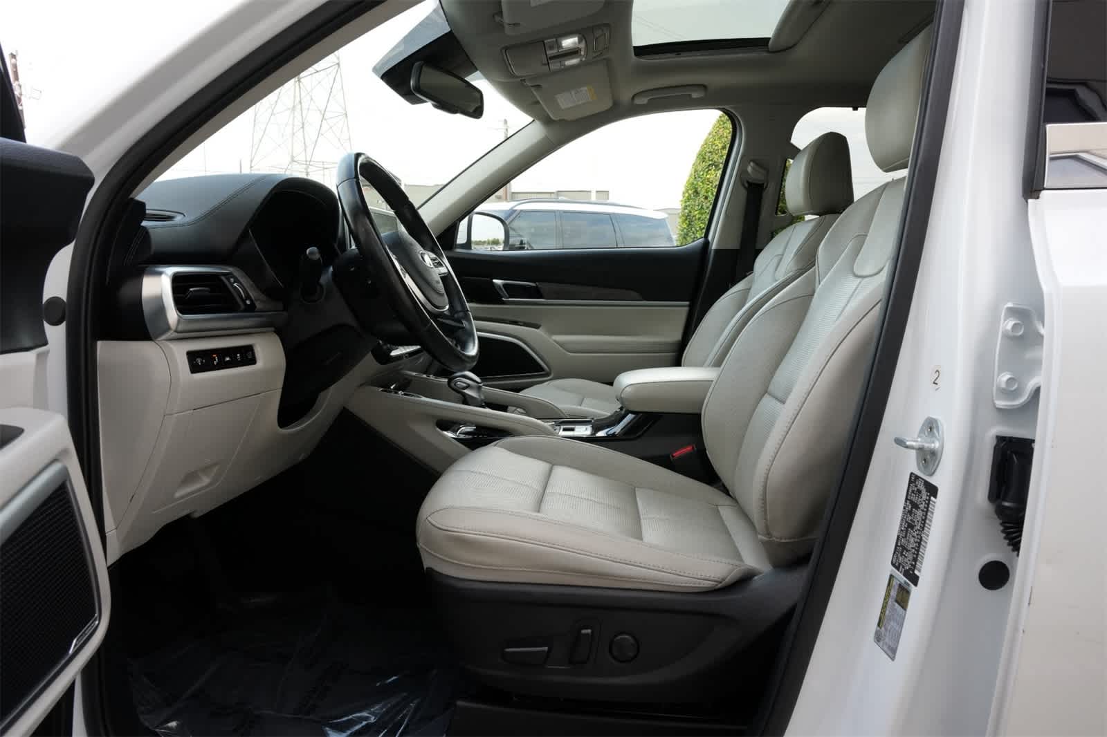 Thumbnail: 2020 Kia Telluride - 18