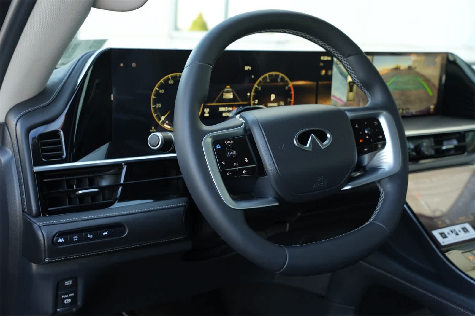 2025 INFINITI QX80 Luxe 16