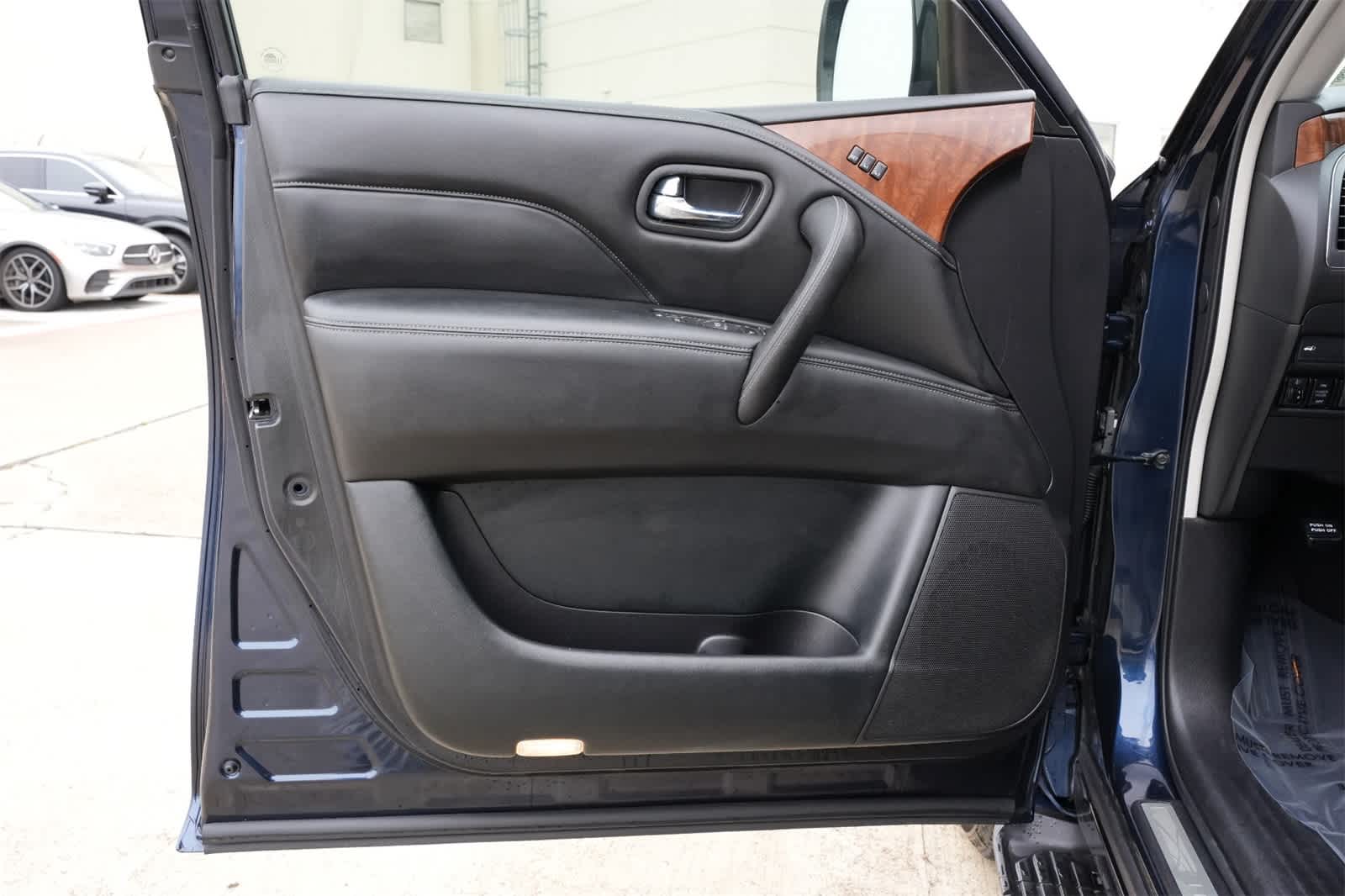 Thumbnail: 2018 INFINITI QX80 - 18