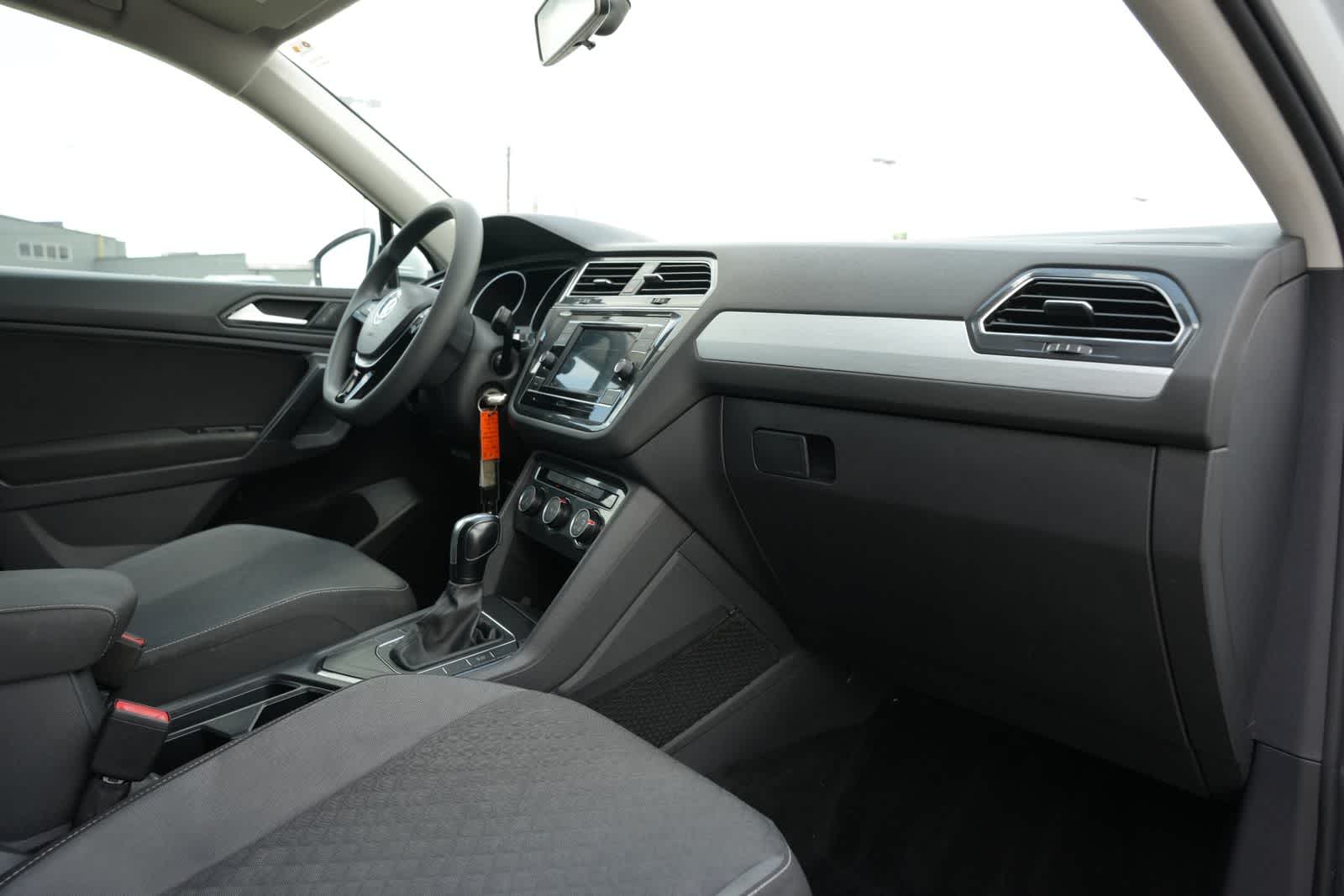 Thumbnail: 2021 Volkswagen Tiguan - 21