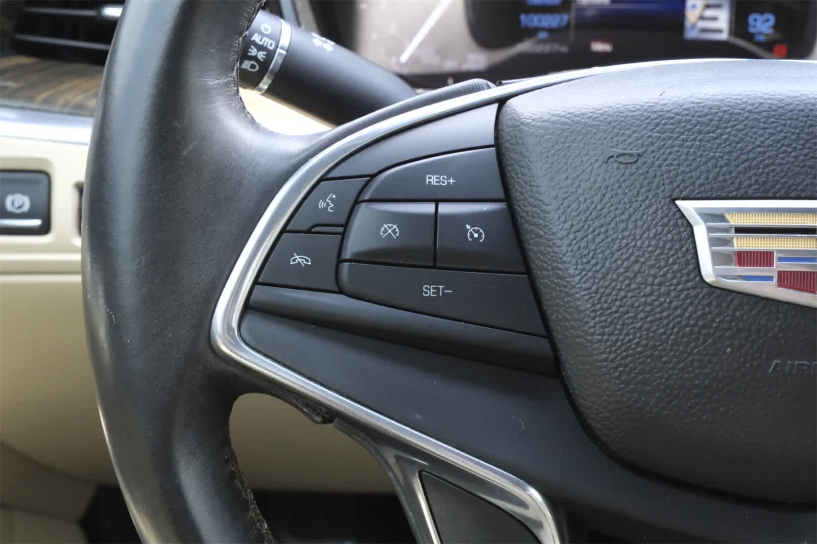 Thumbnail: 2017 Cadillac XT5 - 9