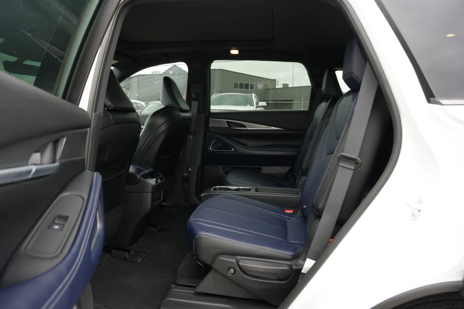 Thumbnail: 2027 INFINITI QX60 - 19