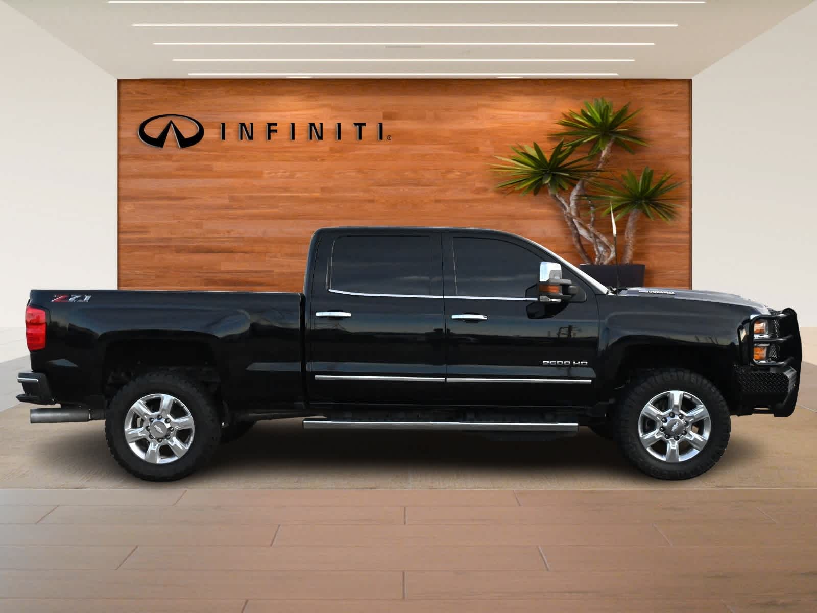 Thumbnail: 2019 Chevrolet Silverado 2500 - 4