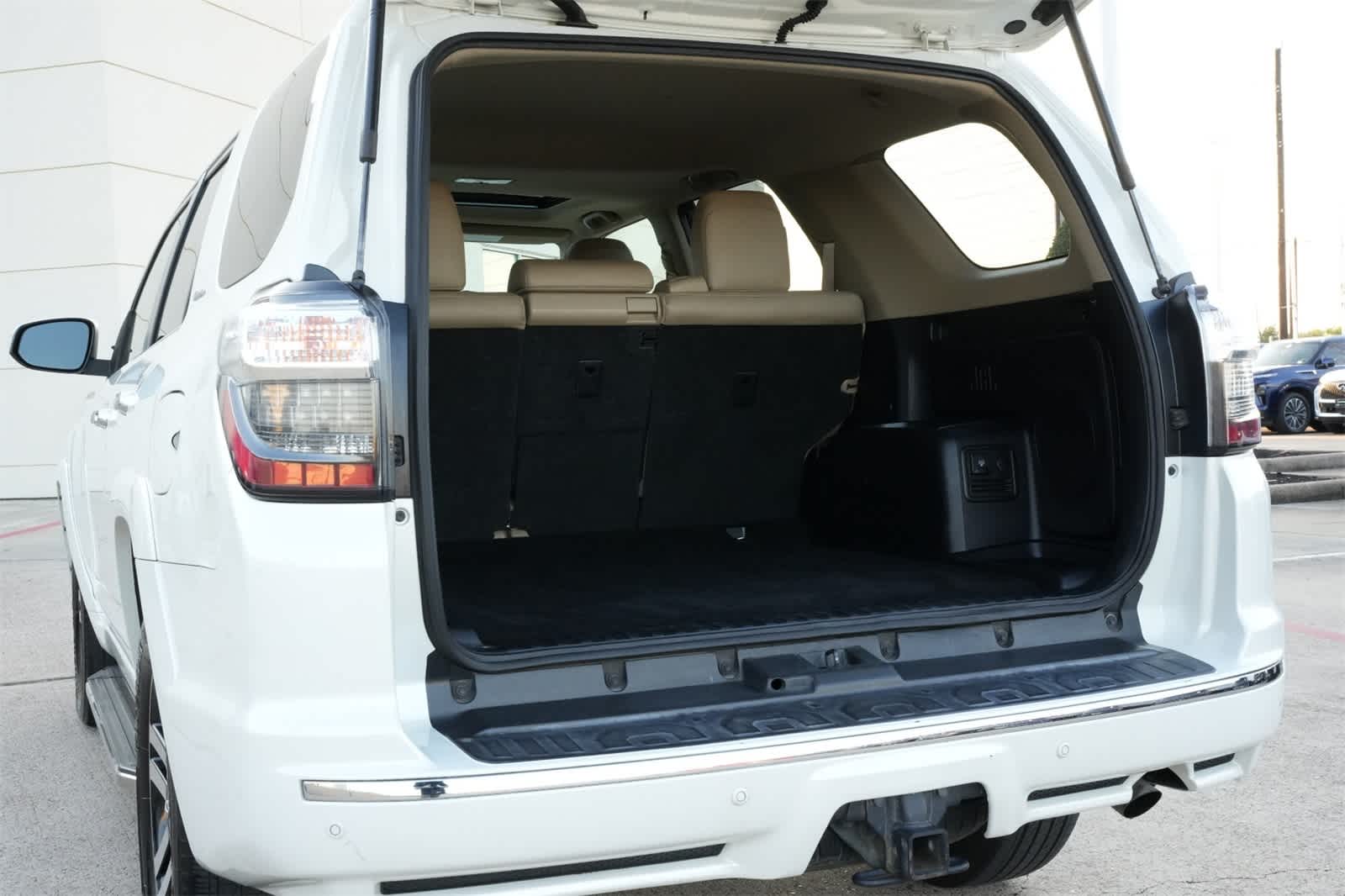 Thumbnail: 2016 Toyota 4Runner - 21