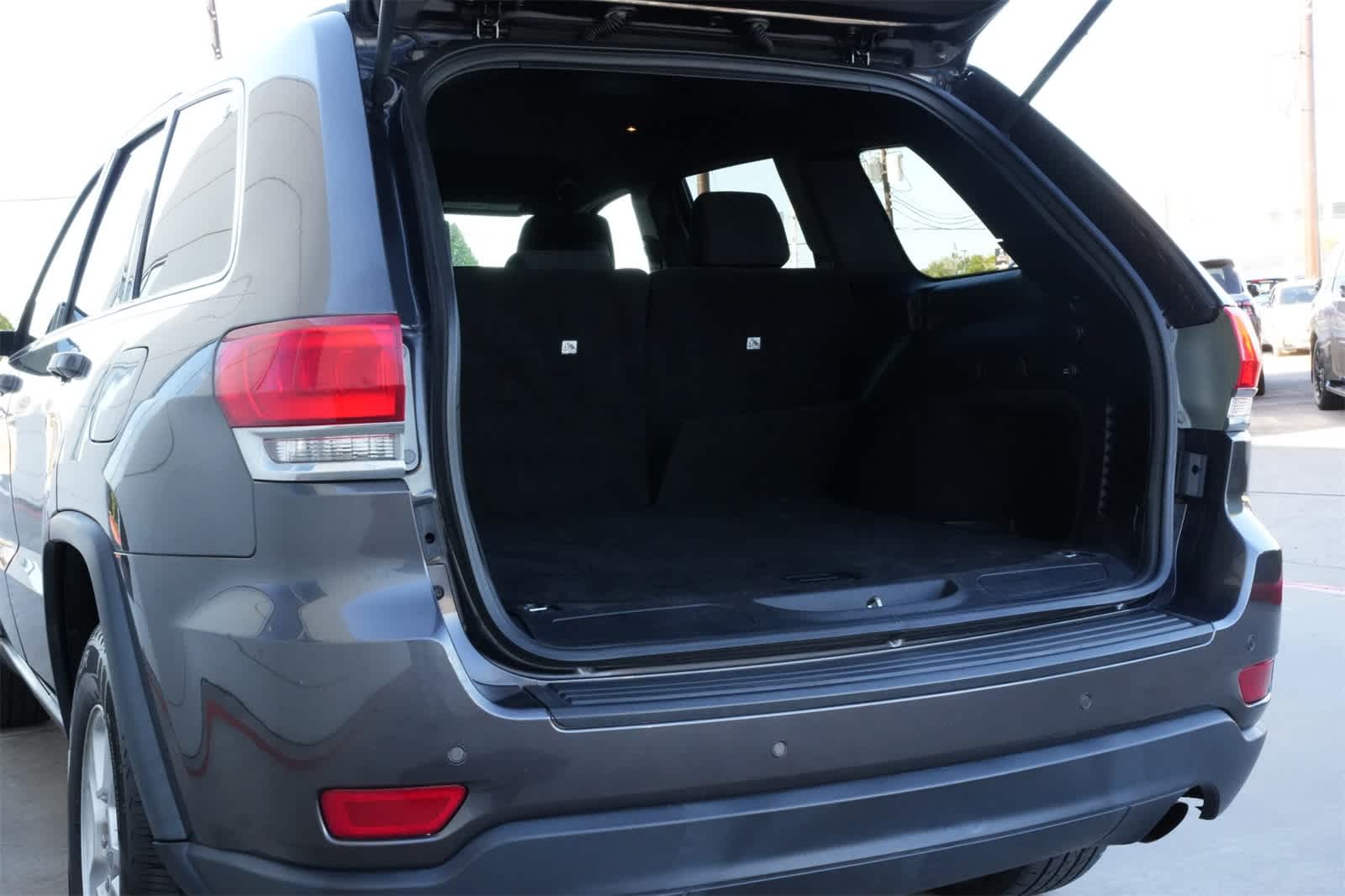 Thumbnail: 2016 Jeep Grand Cherokee - 21