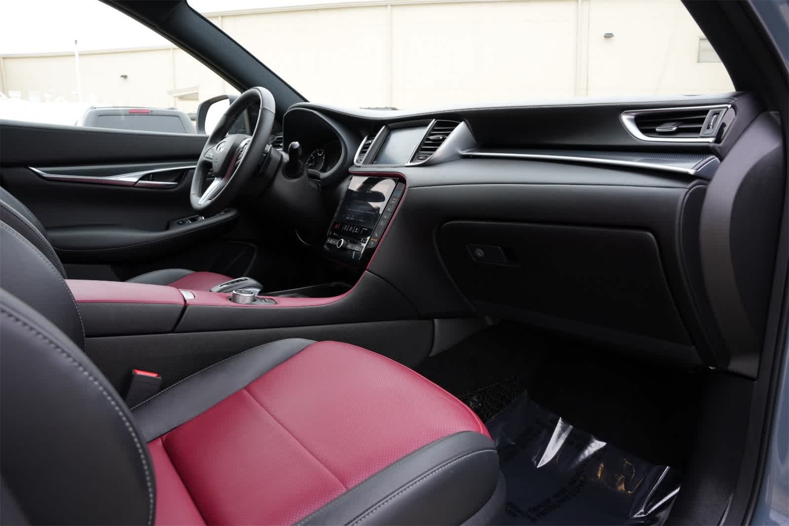 Thumbnail: 2025 INFINITI QX50 - 23