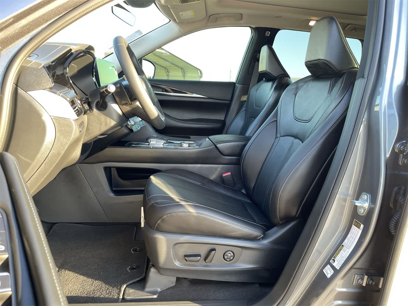 Thumbnail: 2025 INFINITI QX60 - 17