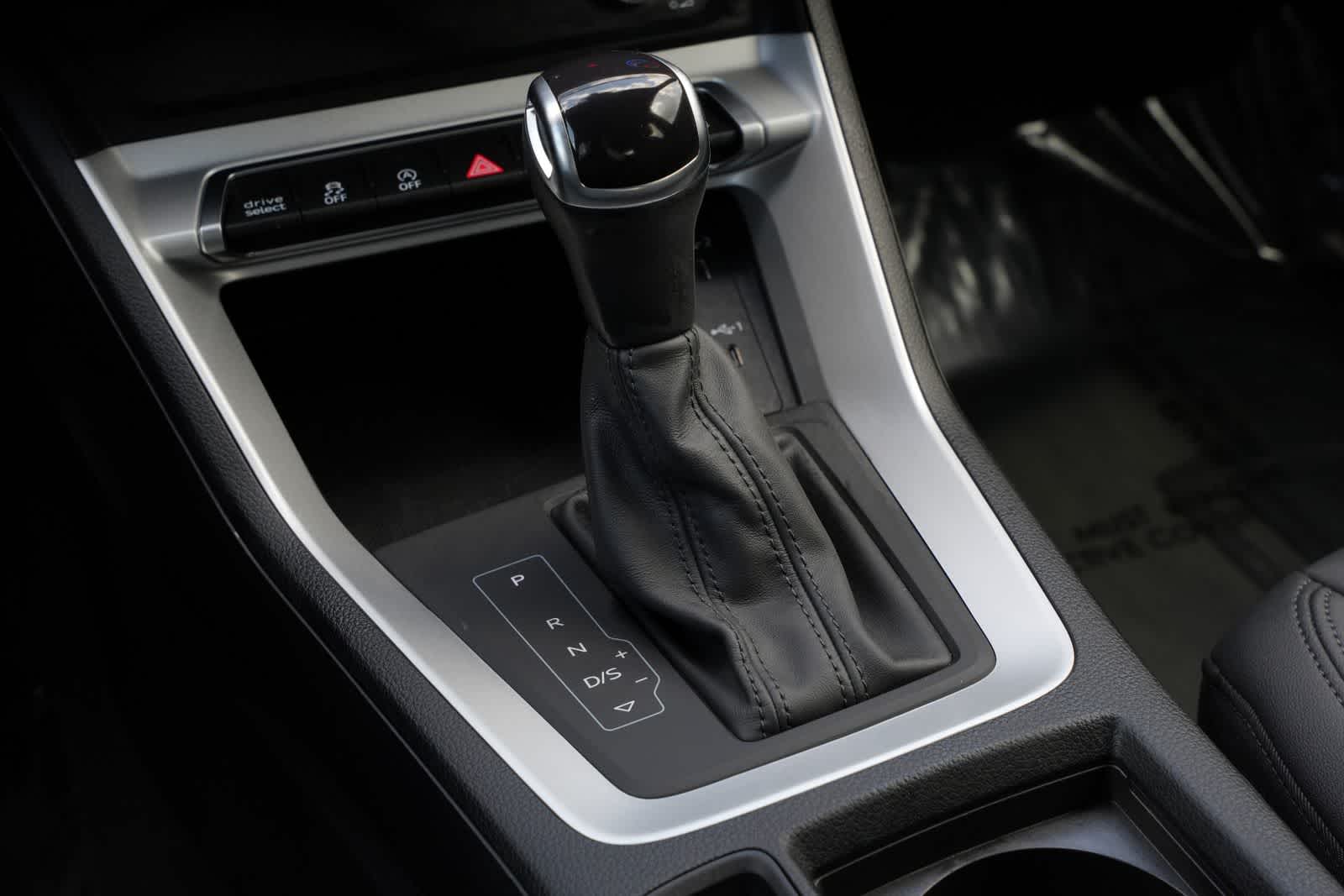 Thumbnail: 2025 Audi Q3 - 15