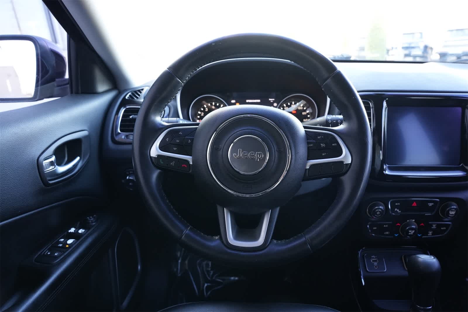 Thumbnail: 2019 Jeep Compass - 9