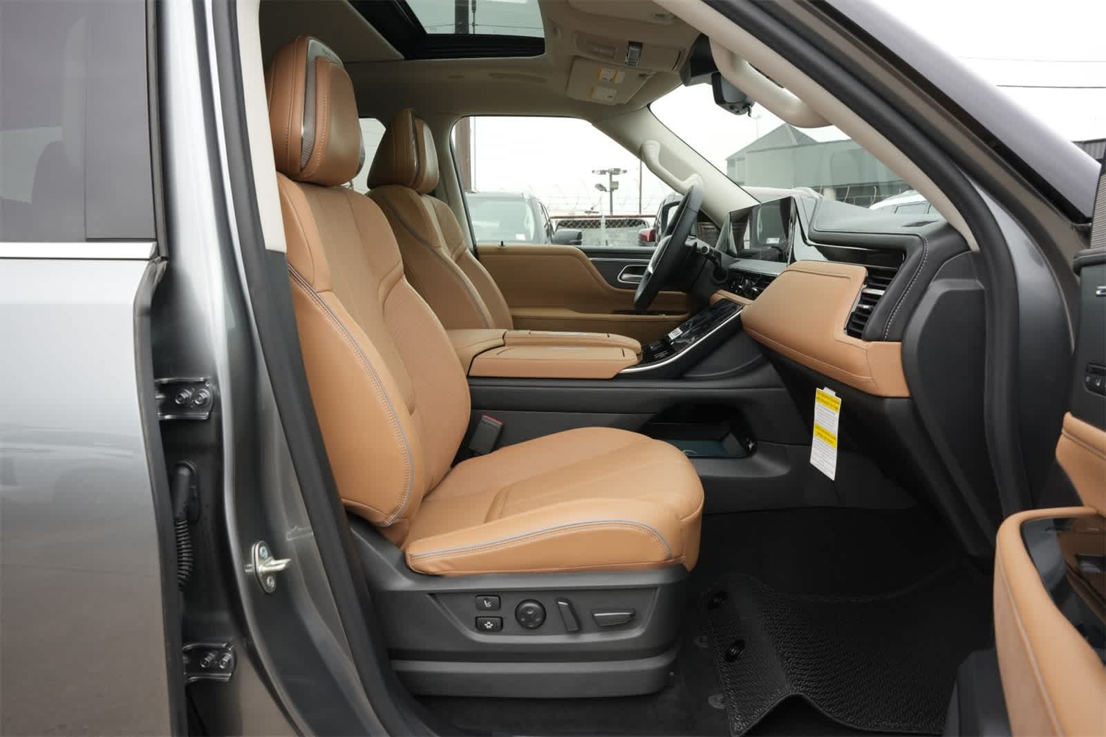 Thumbnail: 2025 INFINITI QX80 - 26