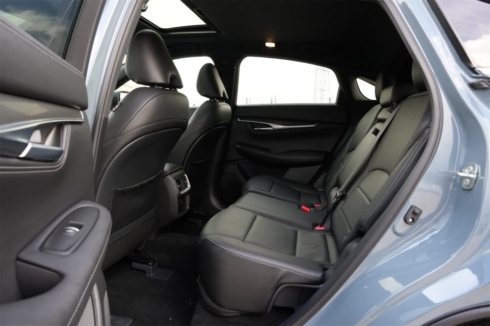 Thumbnail: 2025 INFINITI QX55 - 19