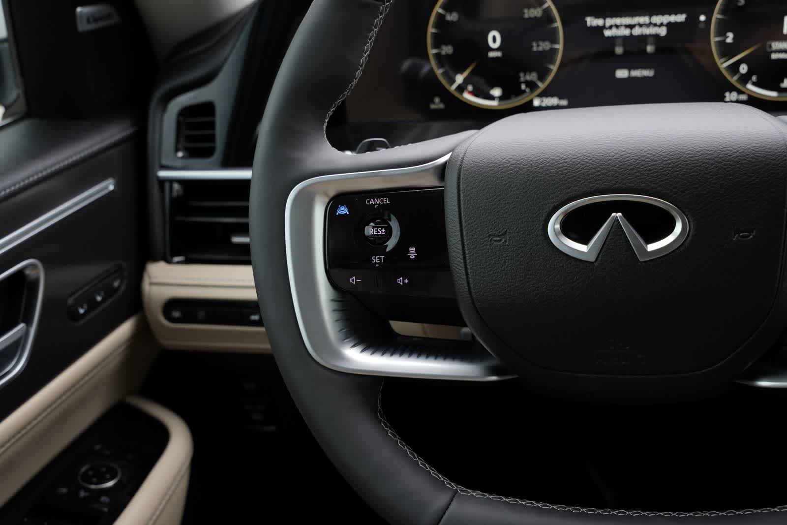 Thumbnail: 2026 INFINITI QX80 - 10