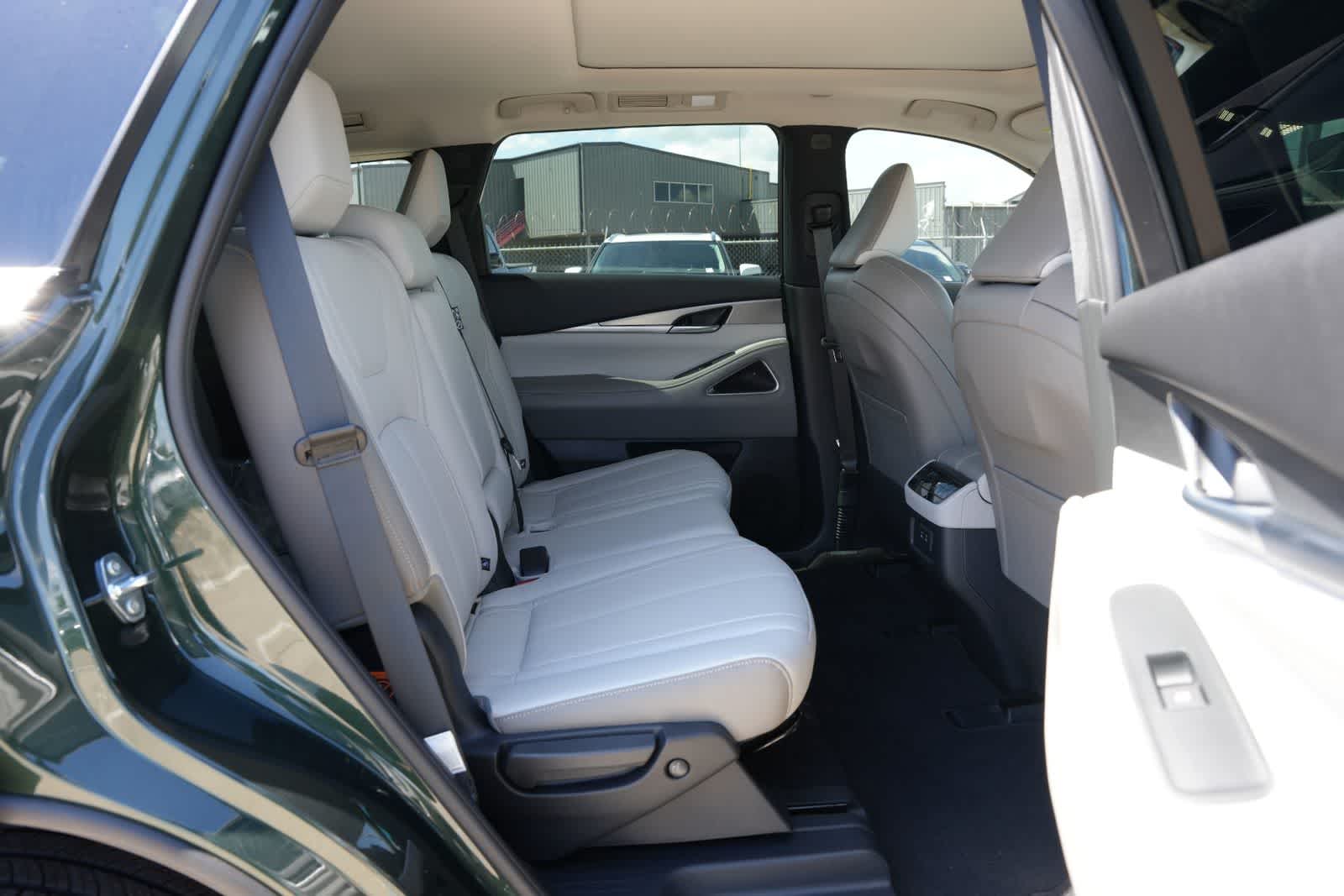 Thumbnail: 2027 INFINITI QX60 - 21