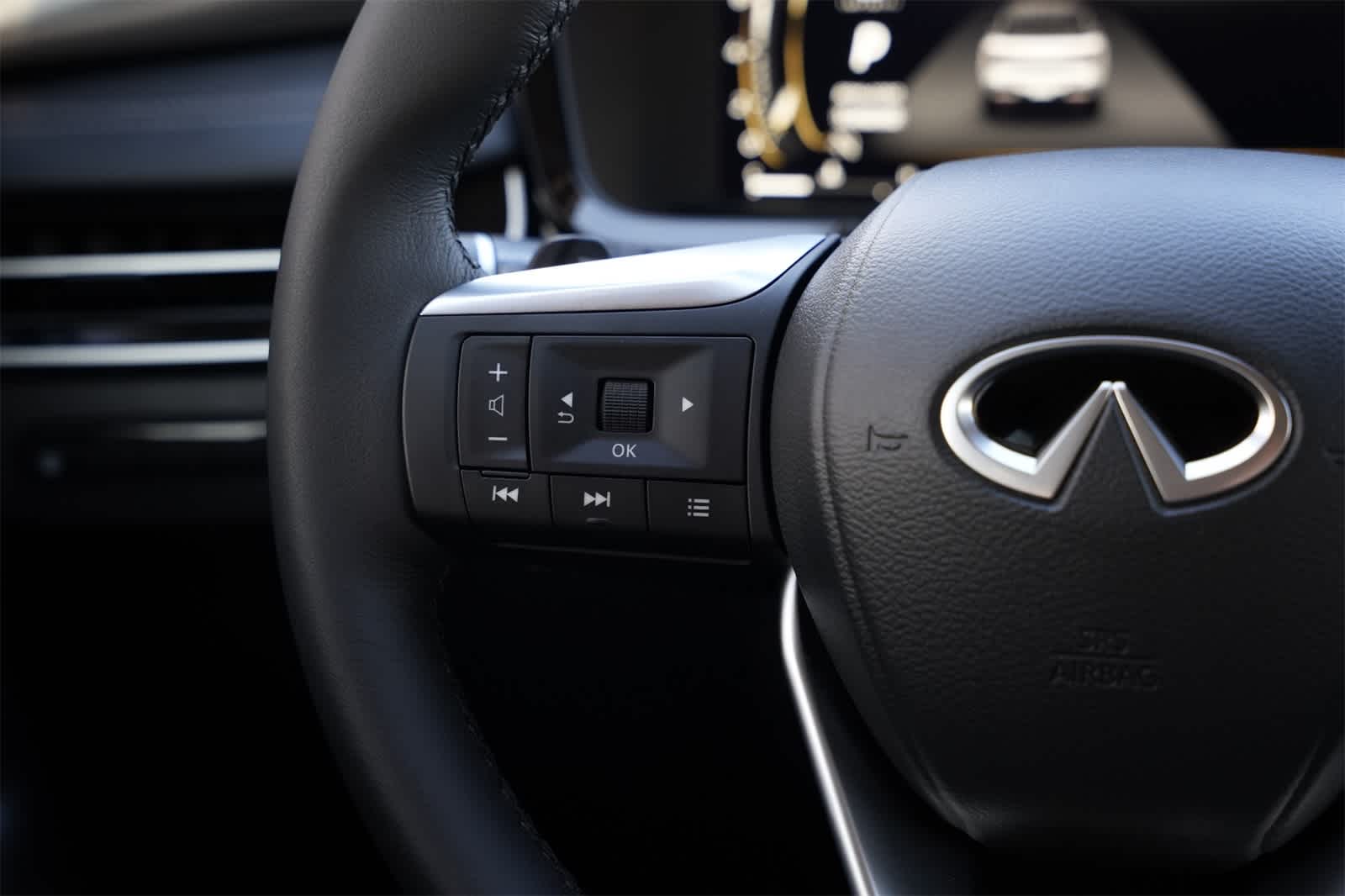 Thumbnail: 2026 INFINITI QX60 - 10