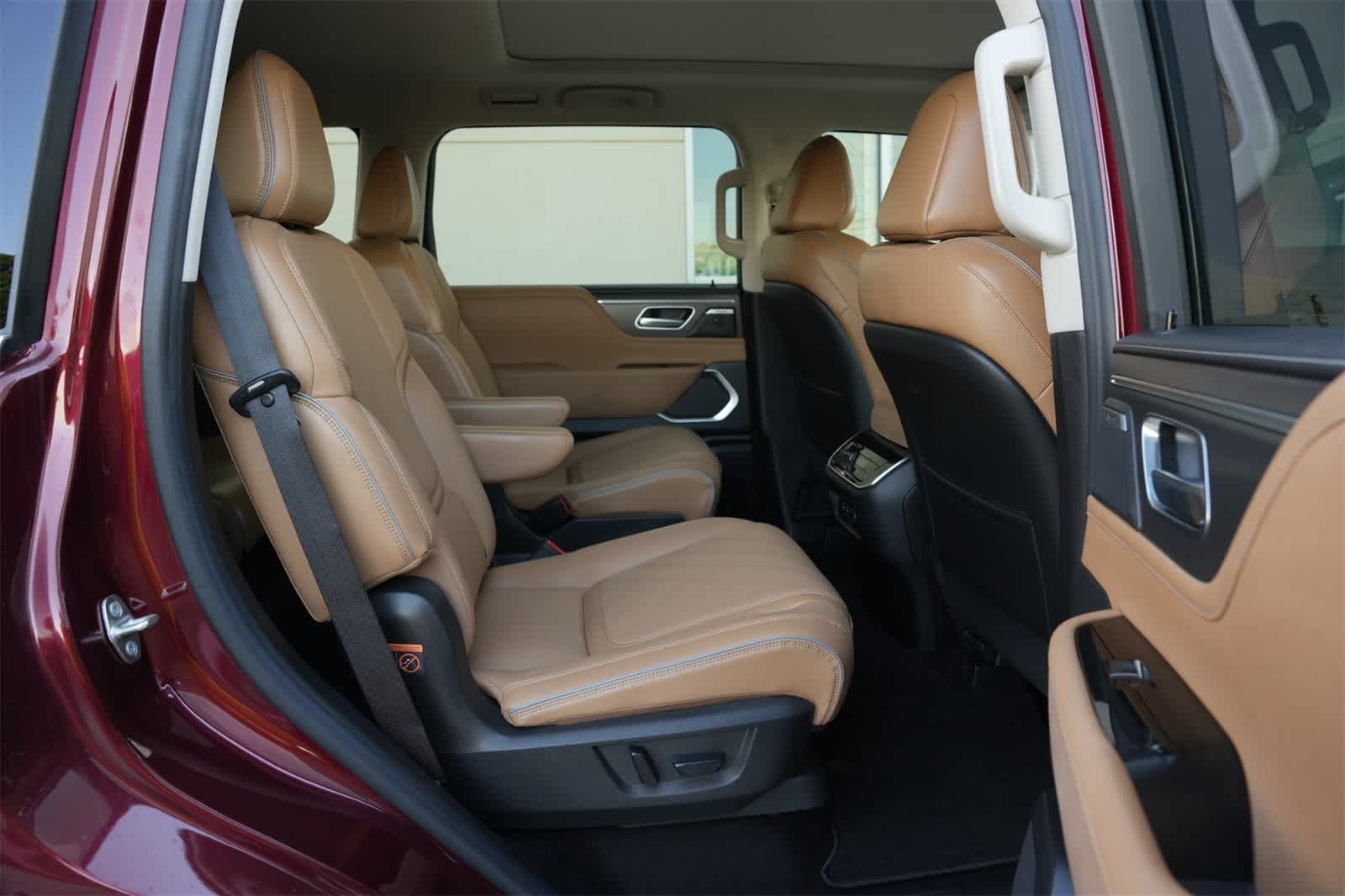 Thumbnail: 2025 INFINITI QX80 - 22