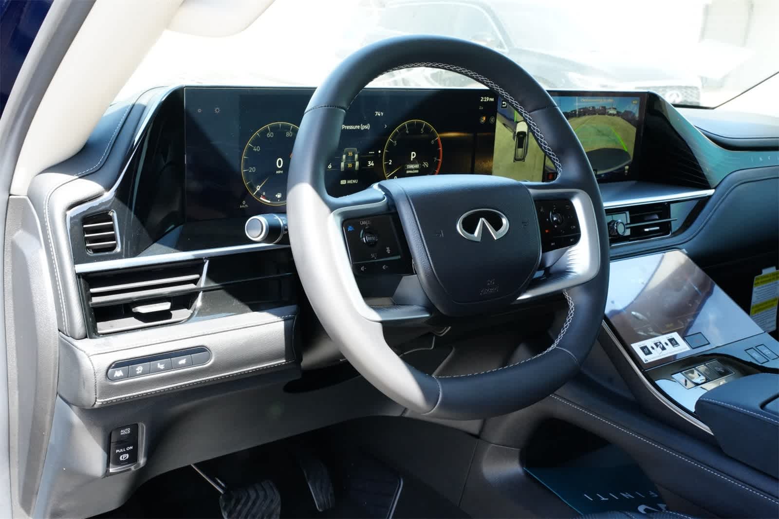 Thumbnail: 2025 INFINITI QX80 - 15