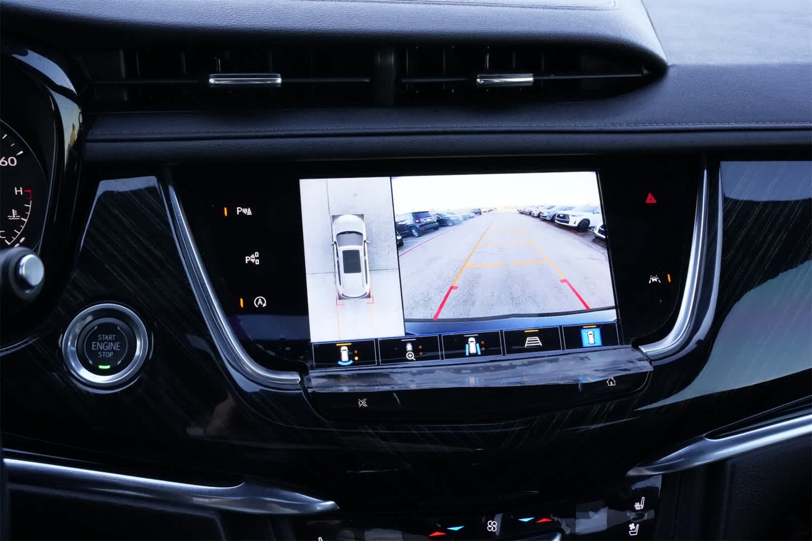 Thumbnail: 2022 Cadillac XT6 - 14