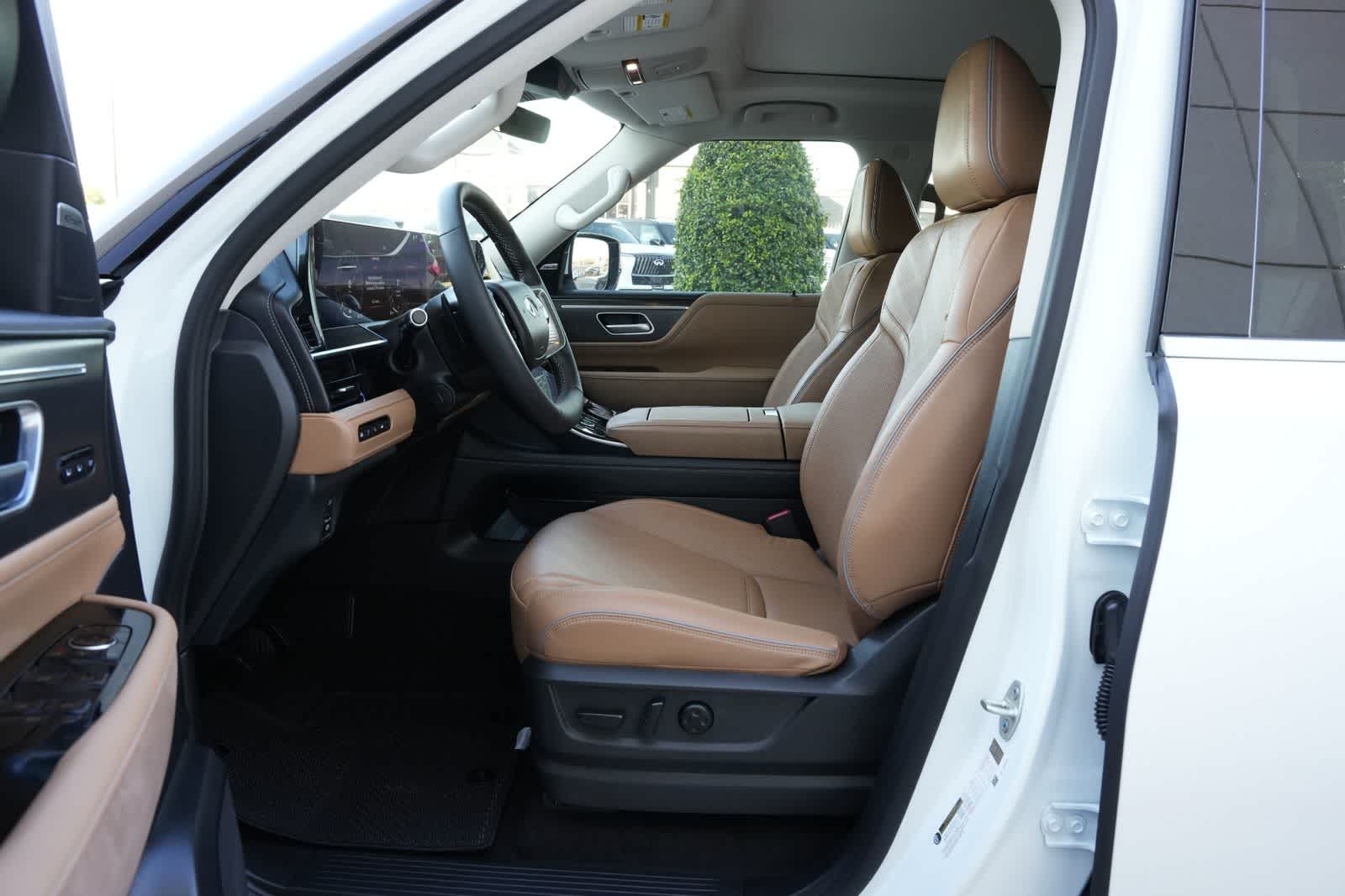 Thumbnail: 2026 INFINITI QX80 - 17