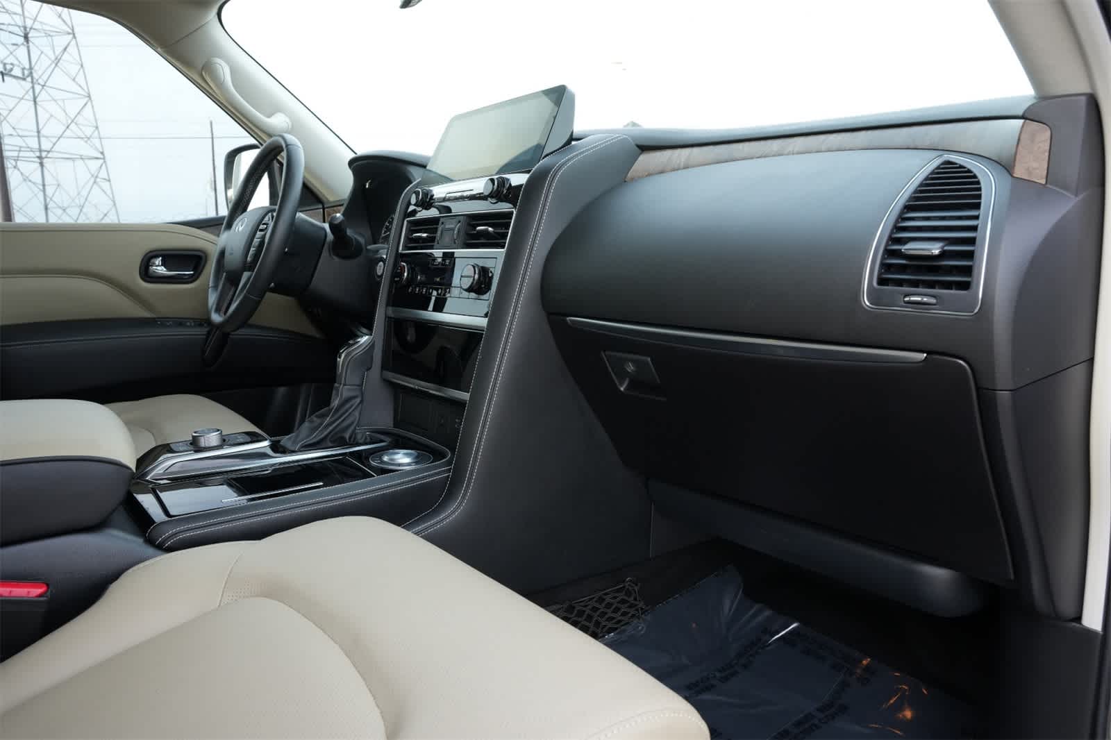 Thumbnail: 2024 INFINITI QX80 - 23