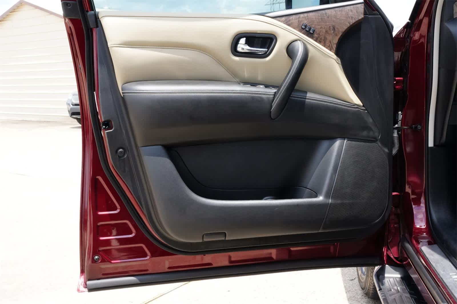 2022 INFINITI QX80 Premium Select 18